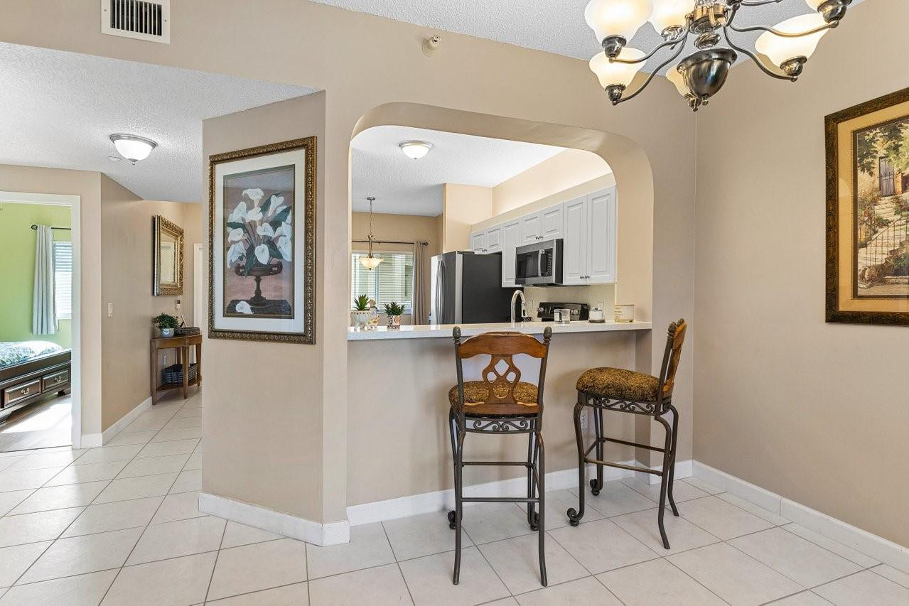 SOUTHAMPTON CONDOMINIUM J - Residential