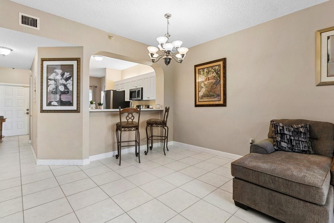 SOUTHAMPTON CONDOMINIUM J - Residential