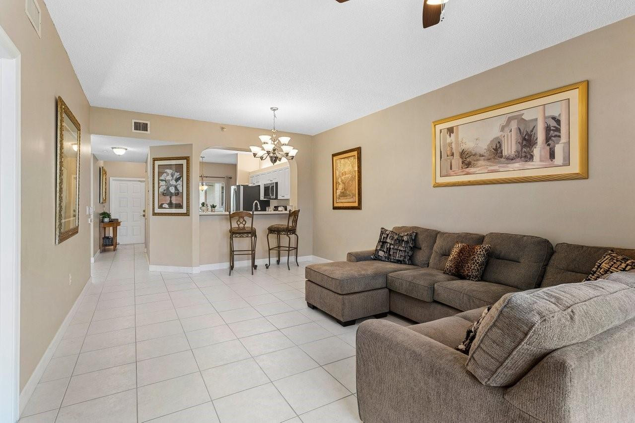 SOUTHAMPTON CONDOMINIUM J - Residential
