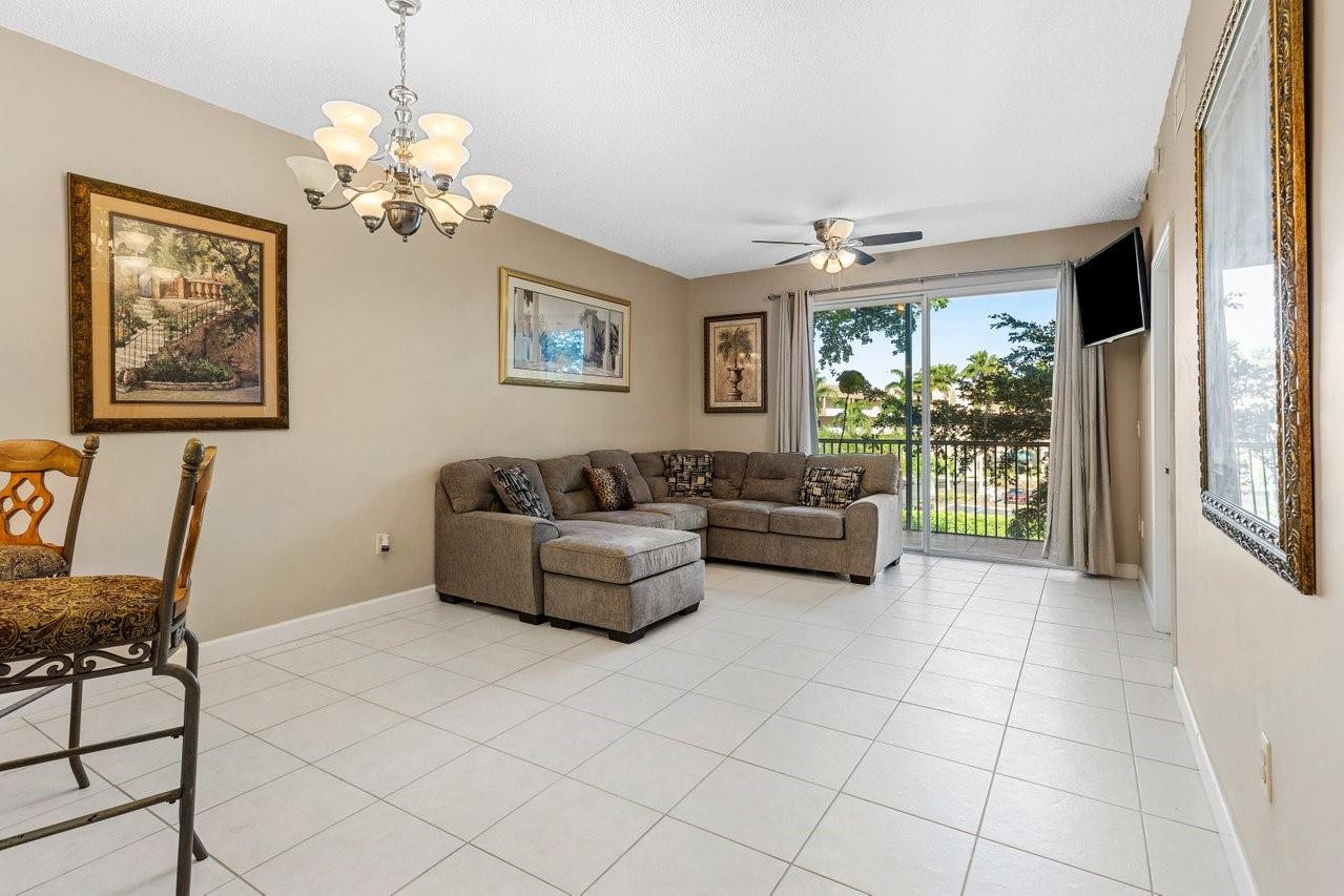 SOUTHAMPTON CONDOMINIUM J - Residential