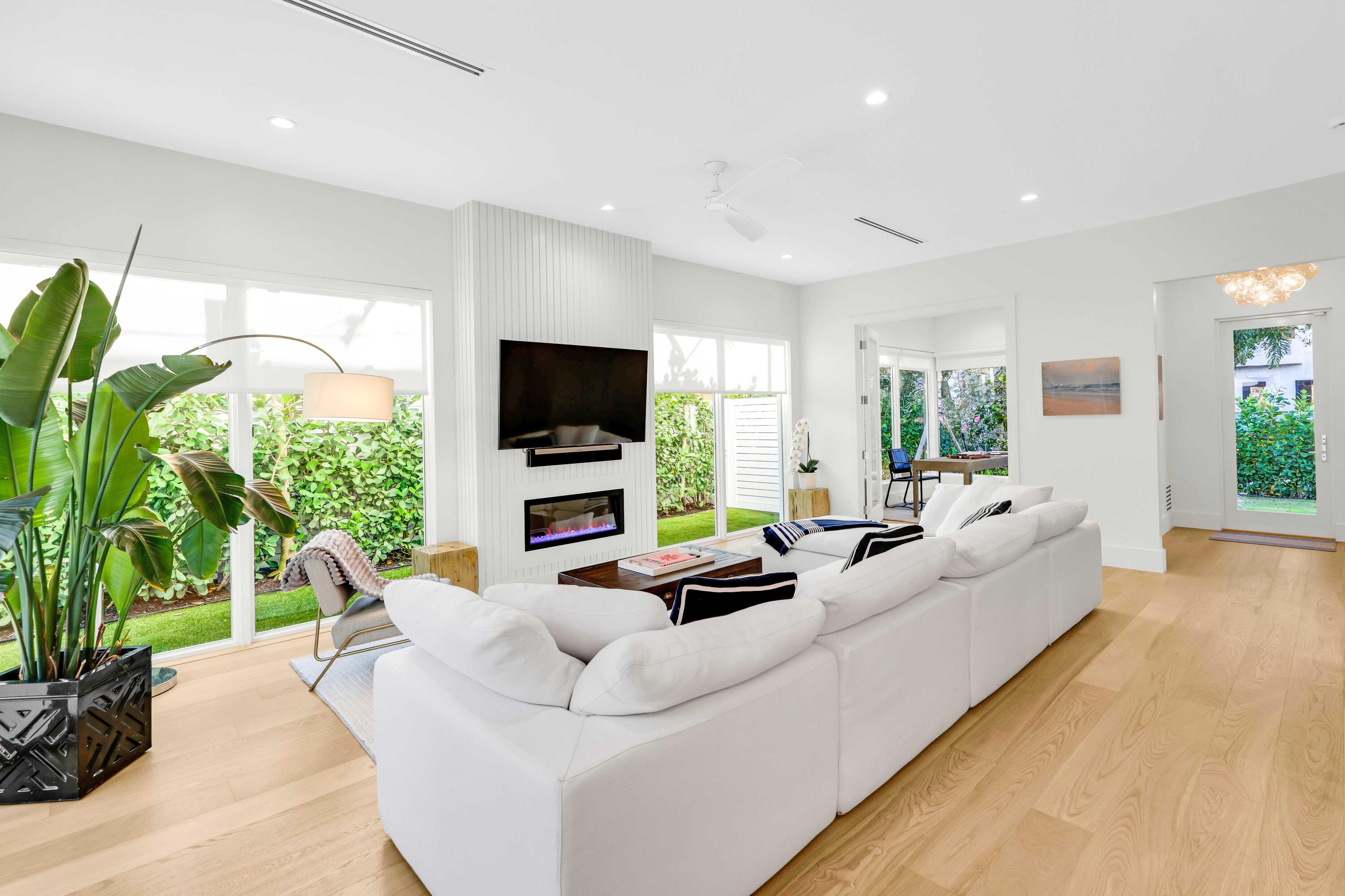 EDGEWATER - Residential