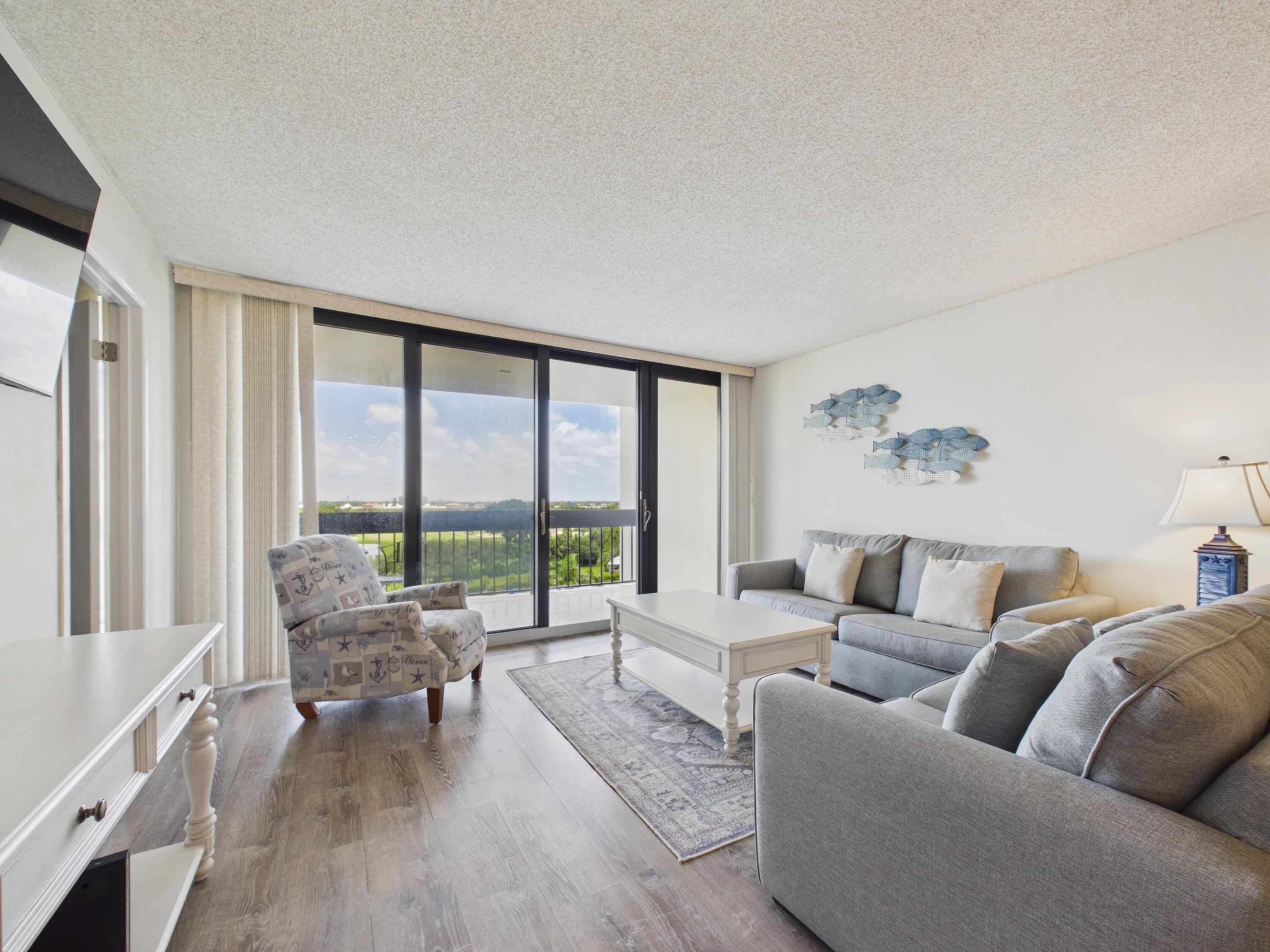 LANDS OF THE PRESIDENT CONDO 3 - Residential
