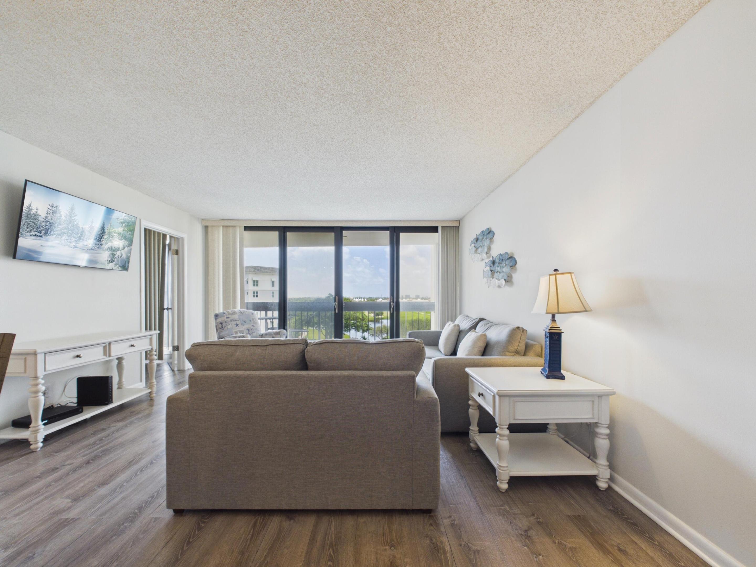 LANDS OF THE PRESIDENT CONDO 3 - Residential