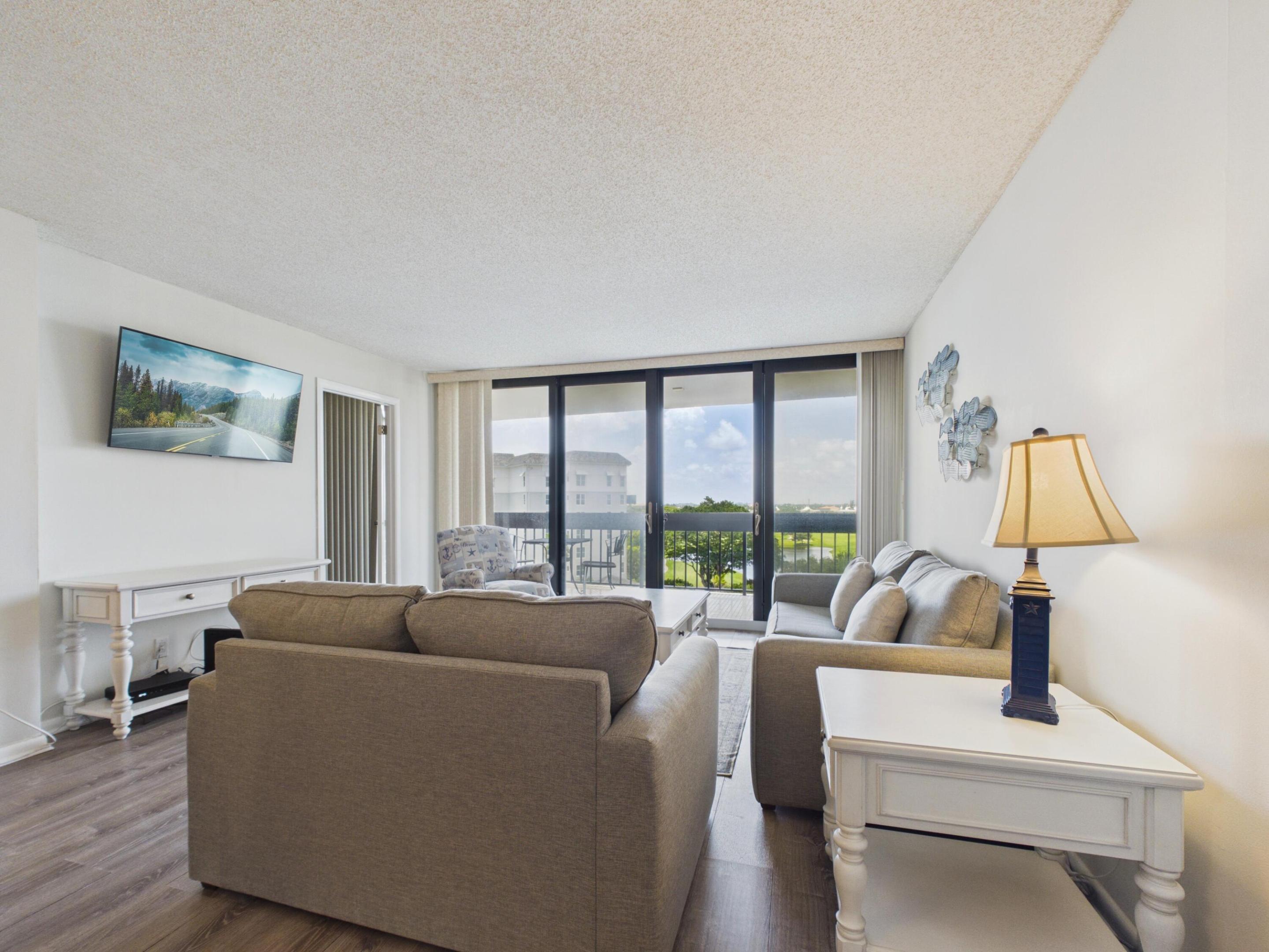 LANDS OF THE PRESIDENT CONDO 3 - Residential