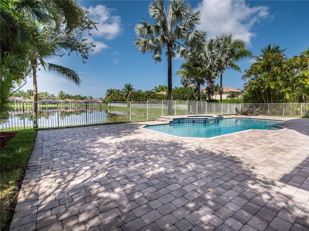 Victoria Isles - Residential