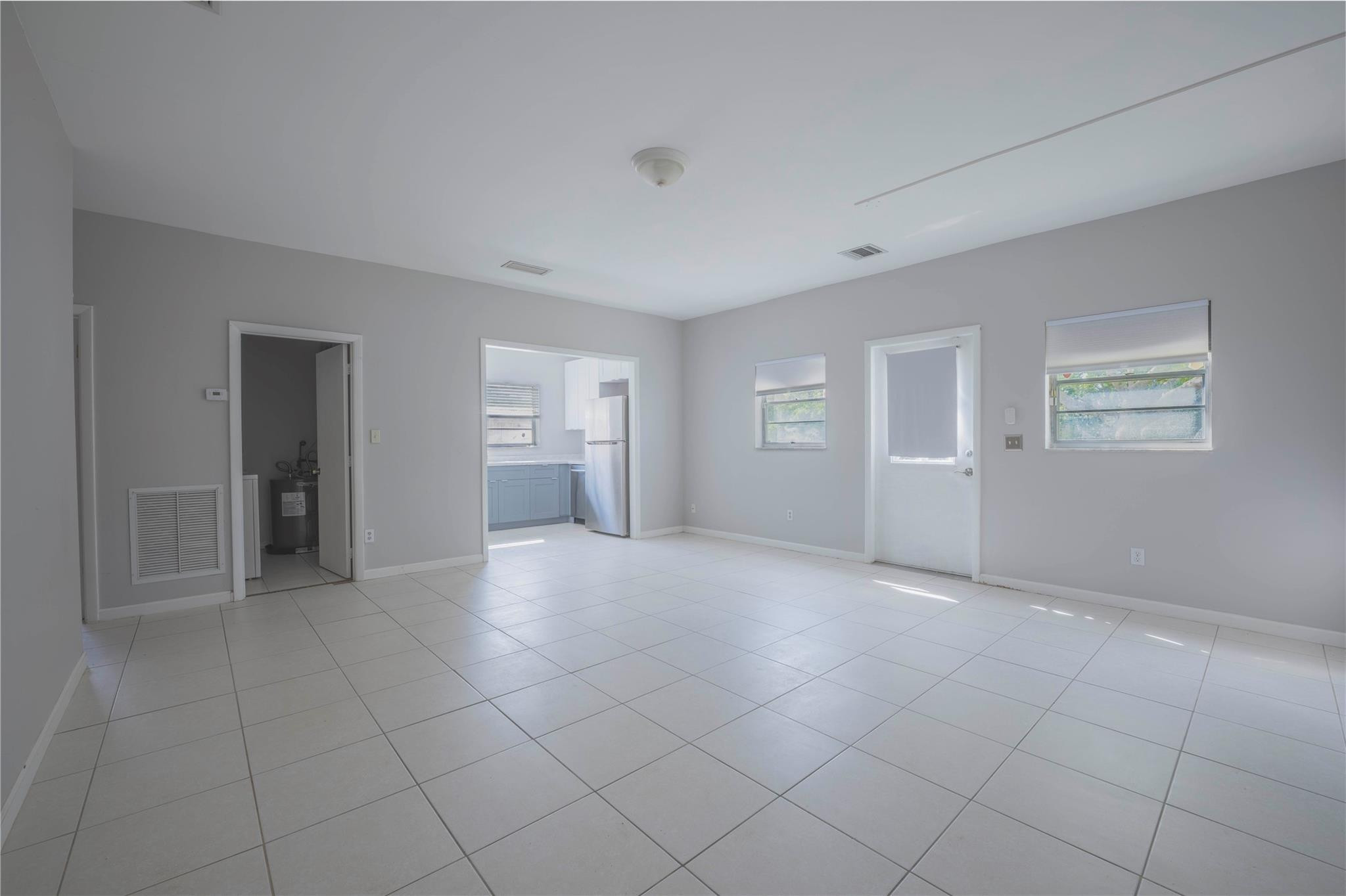 LLOYD ESTATES - Residential Lease