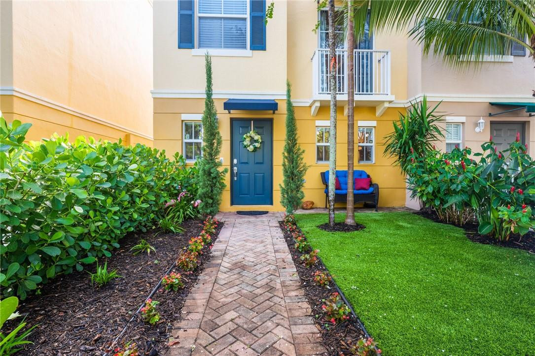Welcome to the Ellington! Enjoy the best value in Victoria Park in this renovated corner unit. The front yard is newly landscaped w/astro-turf great for pets/kids. 1st floor office/den/guest room w/custom cabinets, new quartz counter, new tile floors, modern fixtures & custom frosted doors + fresh ensuite bath. Painted garage w/ tesla charging outlet, Elfa storage system, whole house water filter + surge protector. Living level w/modern fixtures, crown, volume ceilings & fresh paint. Kitchen is a stunner w/ newer SS gas appliances, TopZero sink, custom cabinets, Caesar stone top w/waterfall & stone backsplash. Dual Master ensuites are a MUST SEE (ask for a long list of improvements & note photos). LARGE private rooftop w/natural gas outlet and loads of space. A MUST SEE. Location is A+!