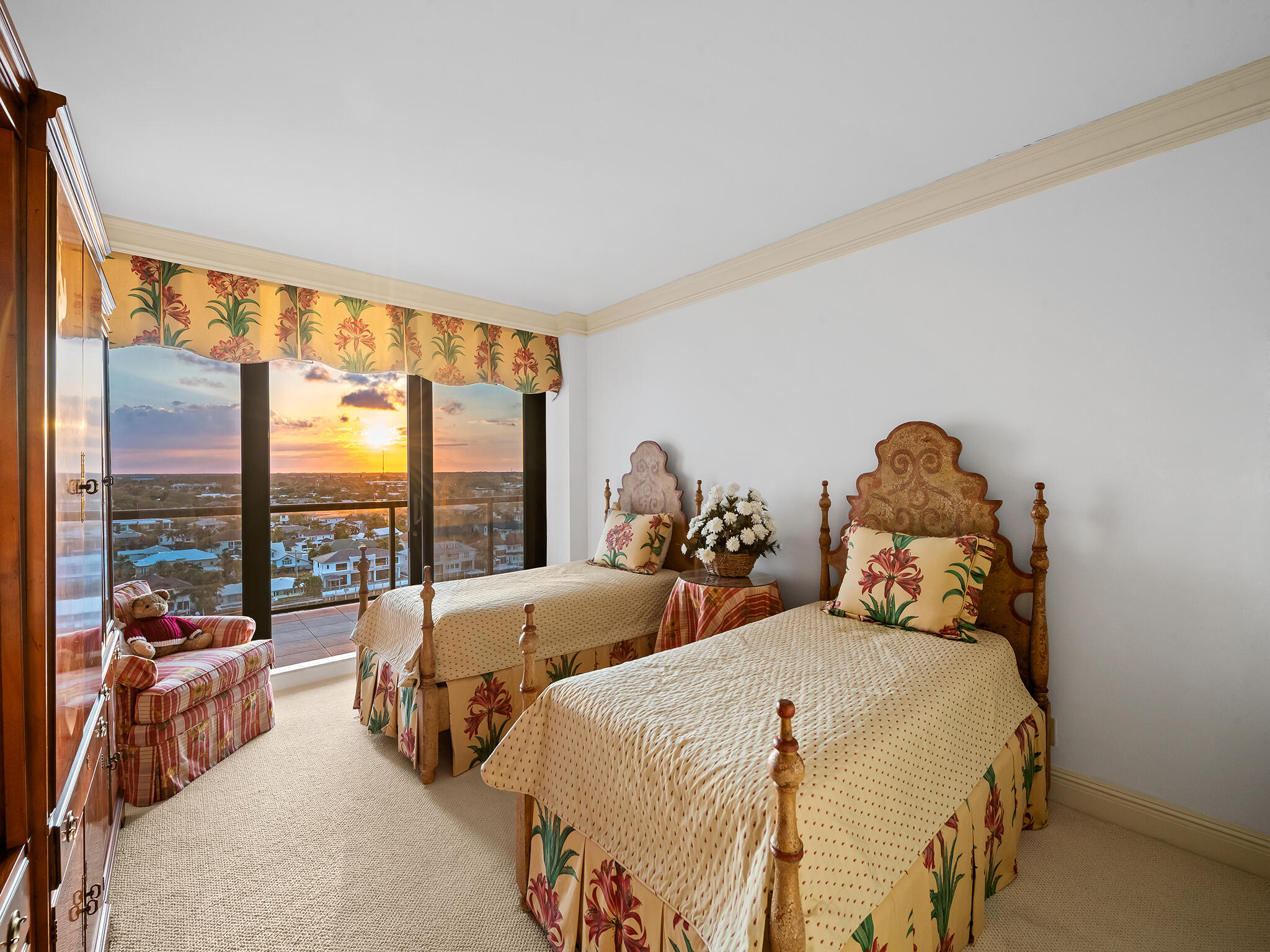 VILLA MAGNA CONDO - Residential