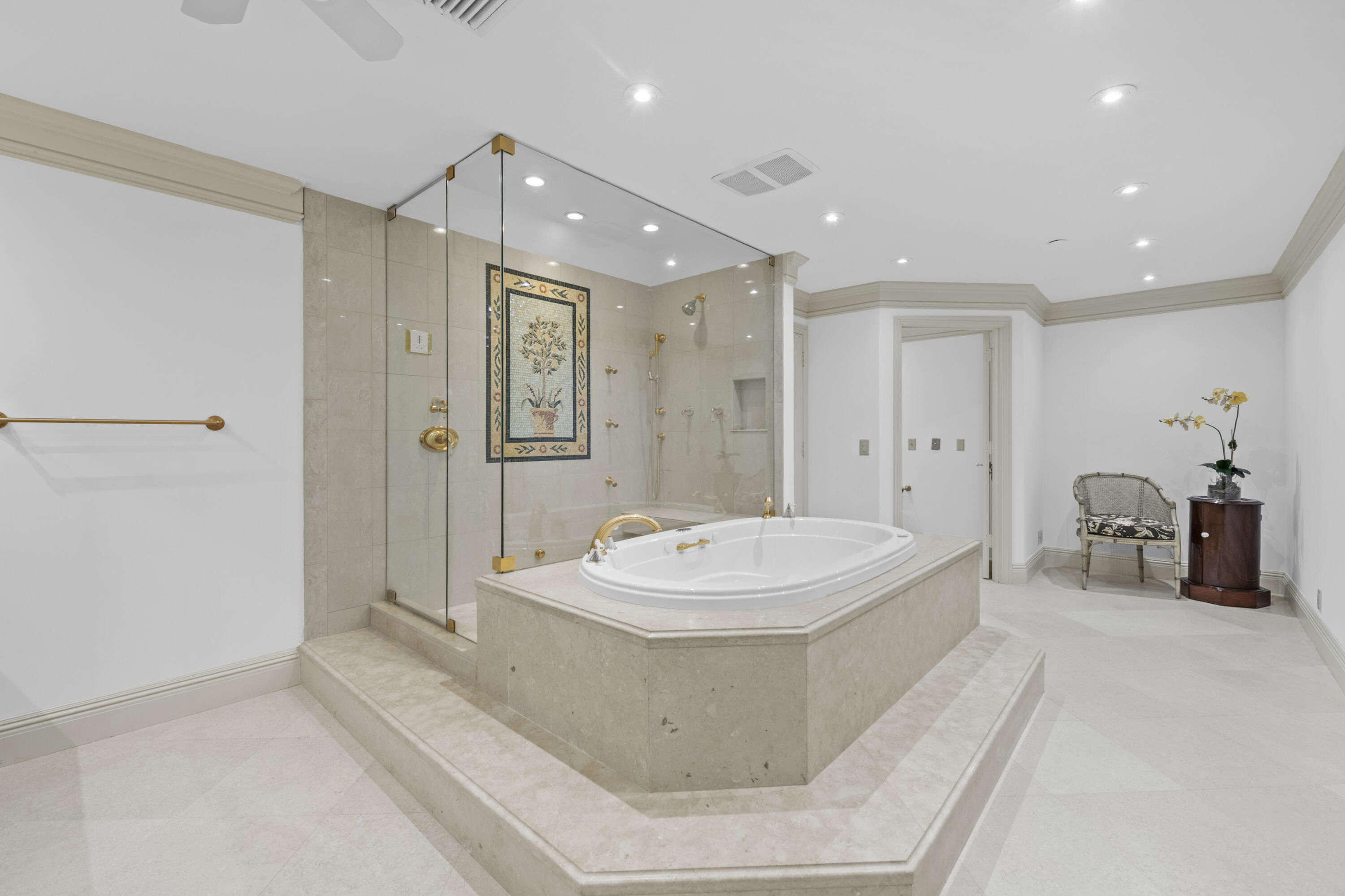 VILLA MAGNA CONDO - Residential