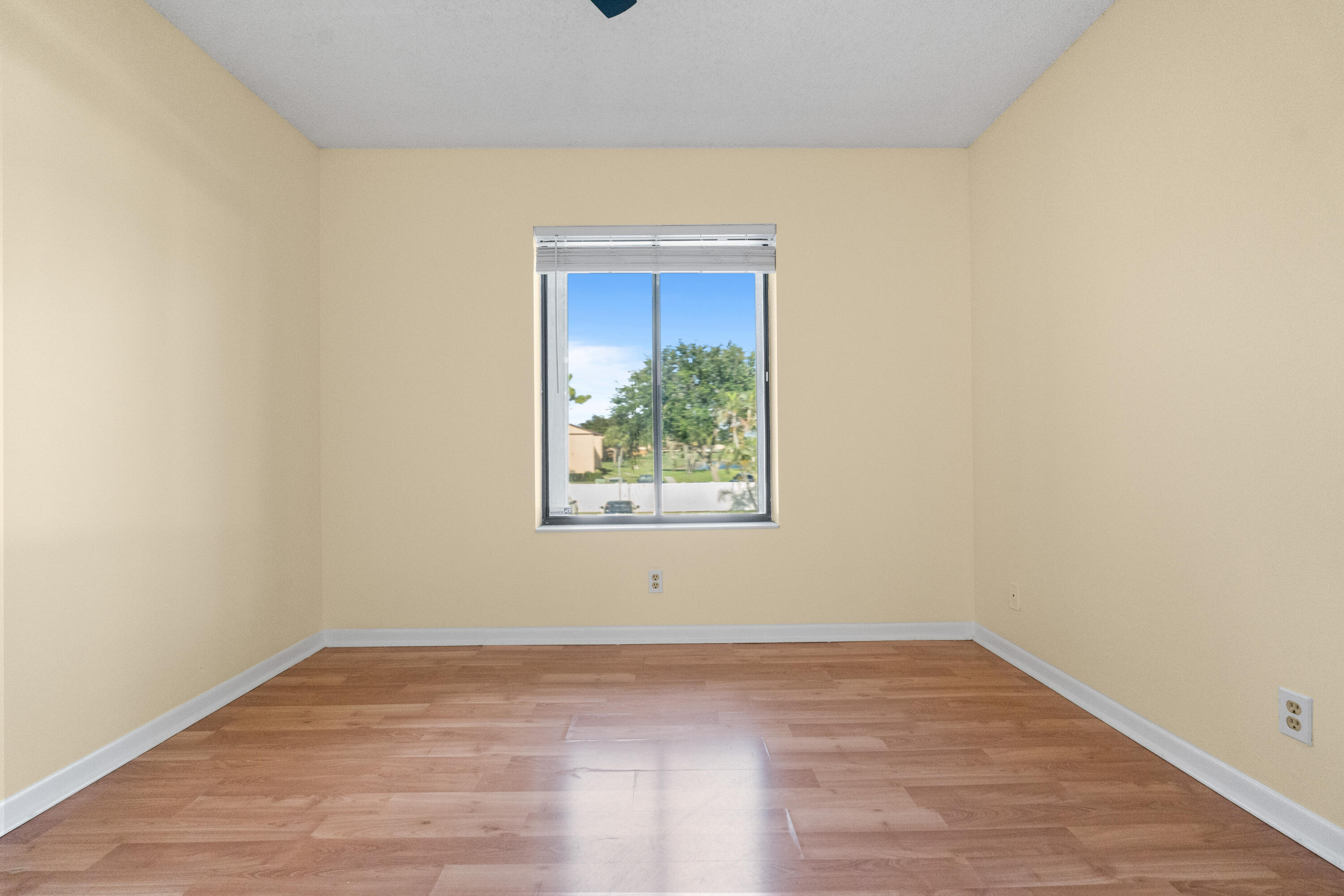 PINE RIDGE NORTH VILLAGE III CONDO - Residential