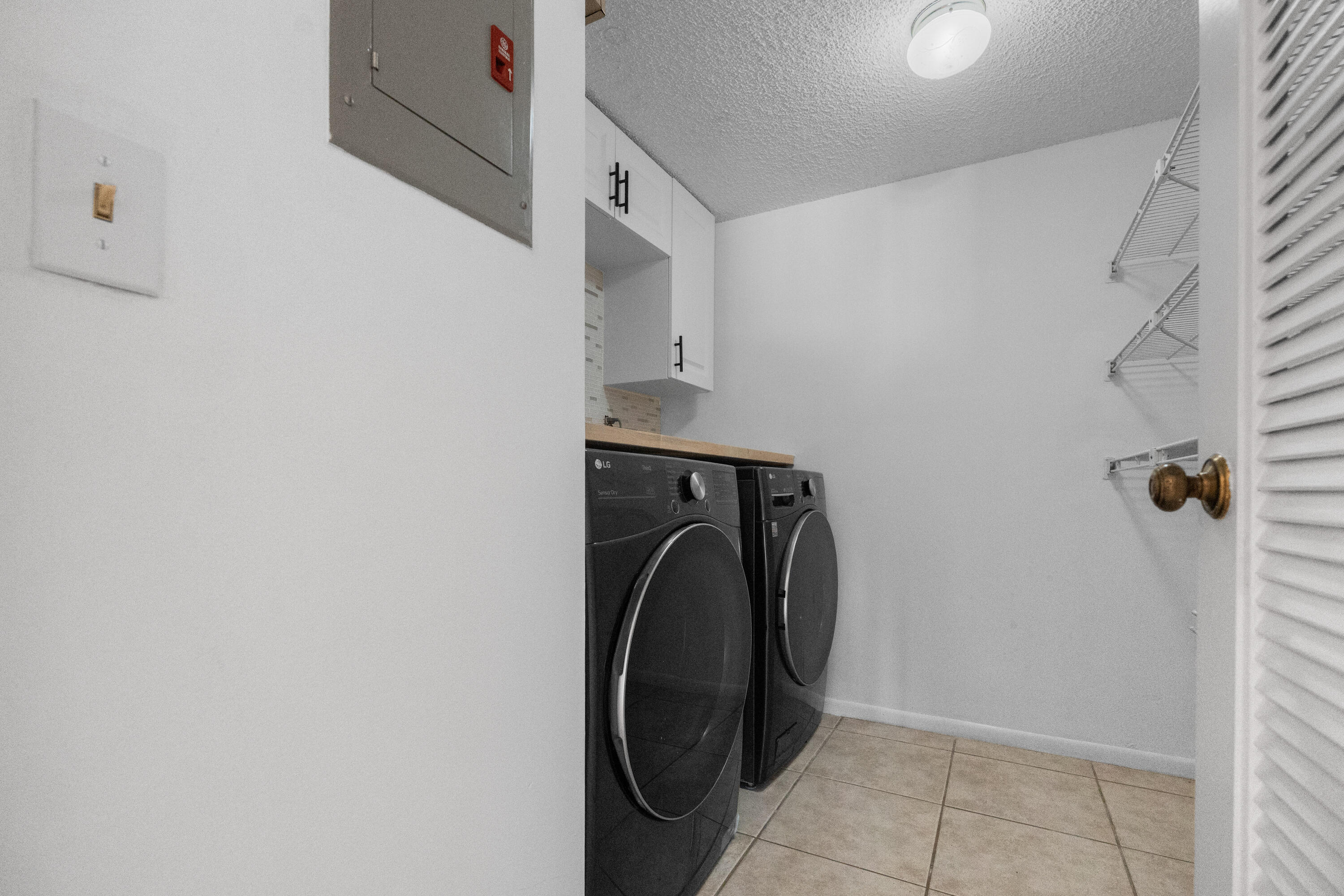PINE RIDGE NORTH VILLAGE III CONDO - Residential