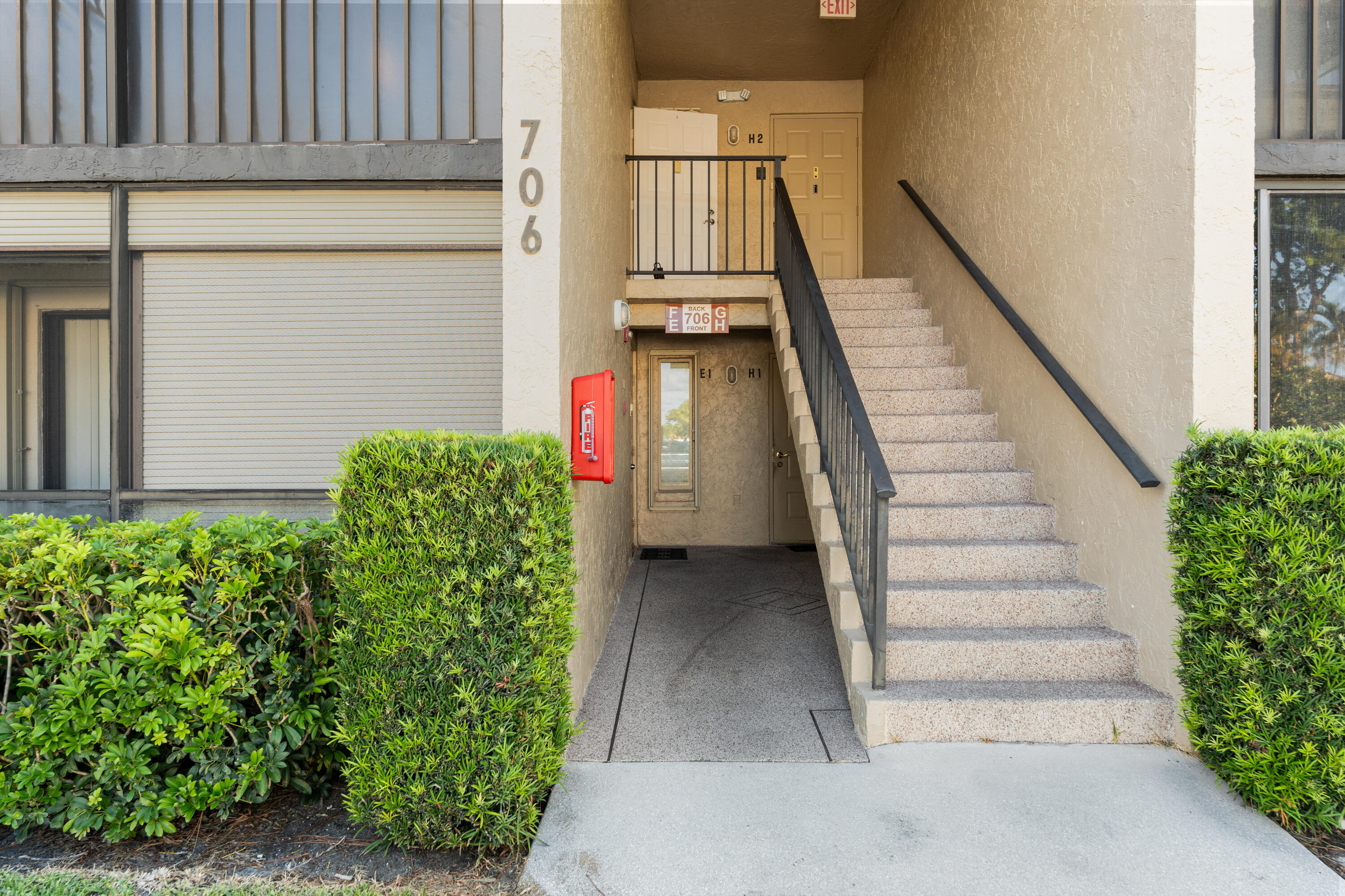 PINE RIDGE NORTH VILLAGE III CONDO - Residential