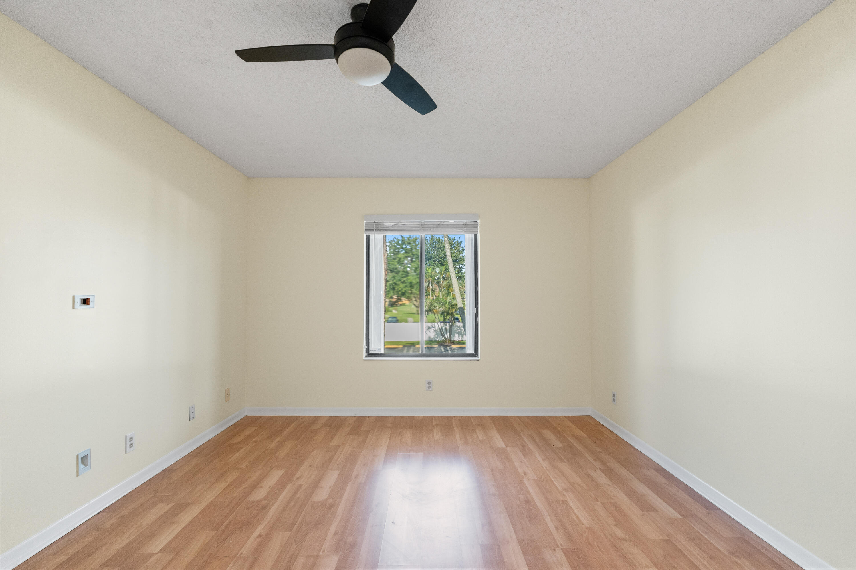 PINE RIDGE NORTH VILLAGE III CONDO - Residential