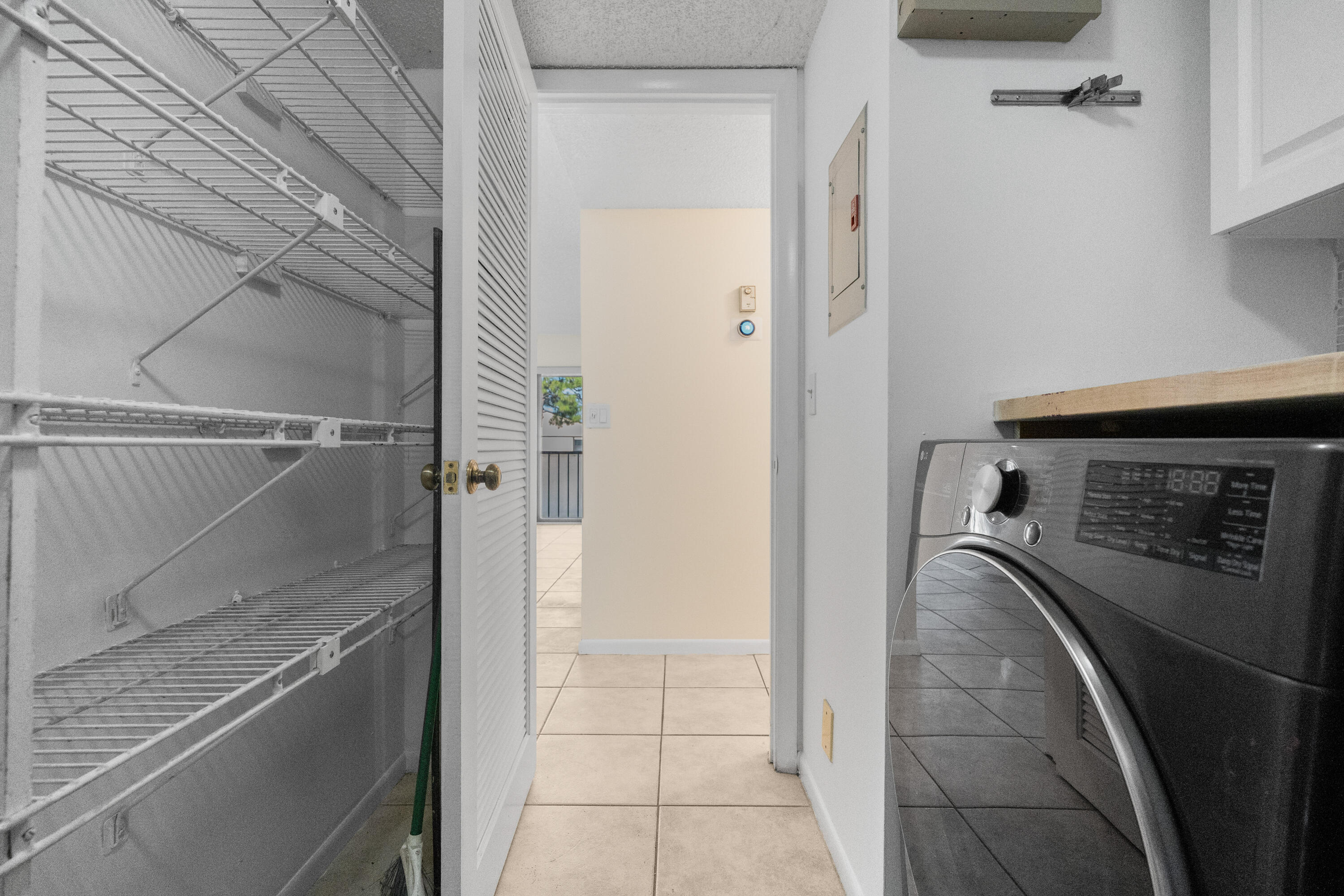 PINE RIDGE NORTH VILLAGE III CONDO - Residential