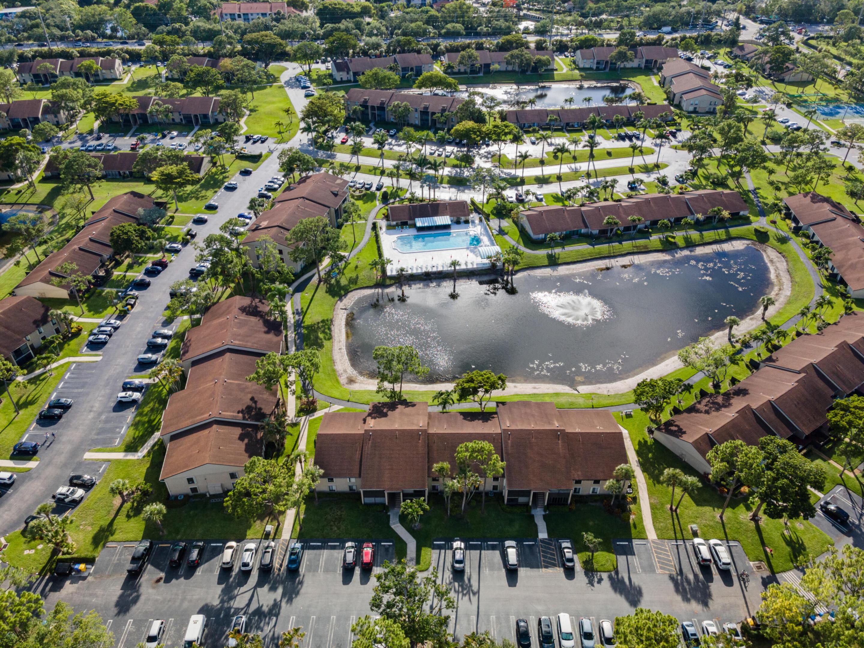 PINE RIDGE NORTH VILLAGE III CONDO - Residential