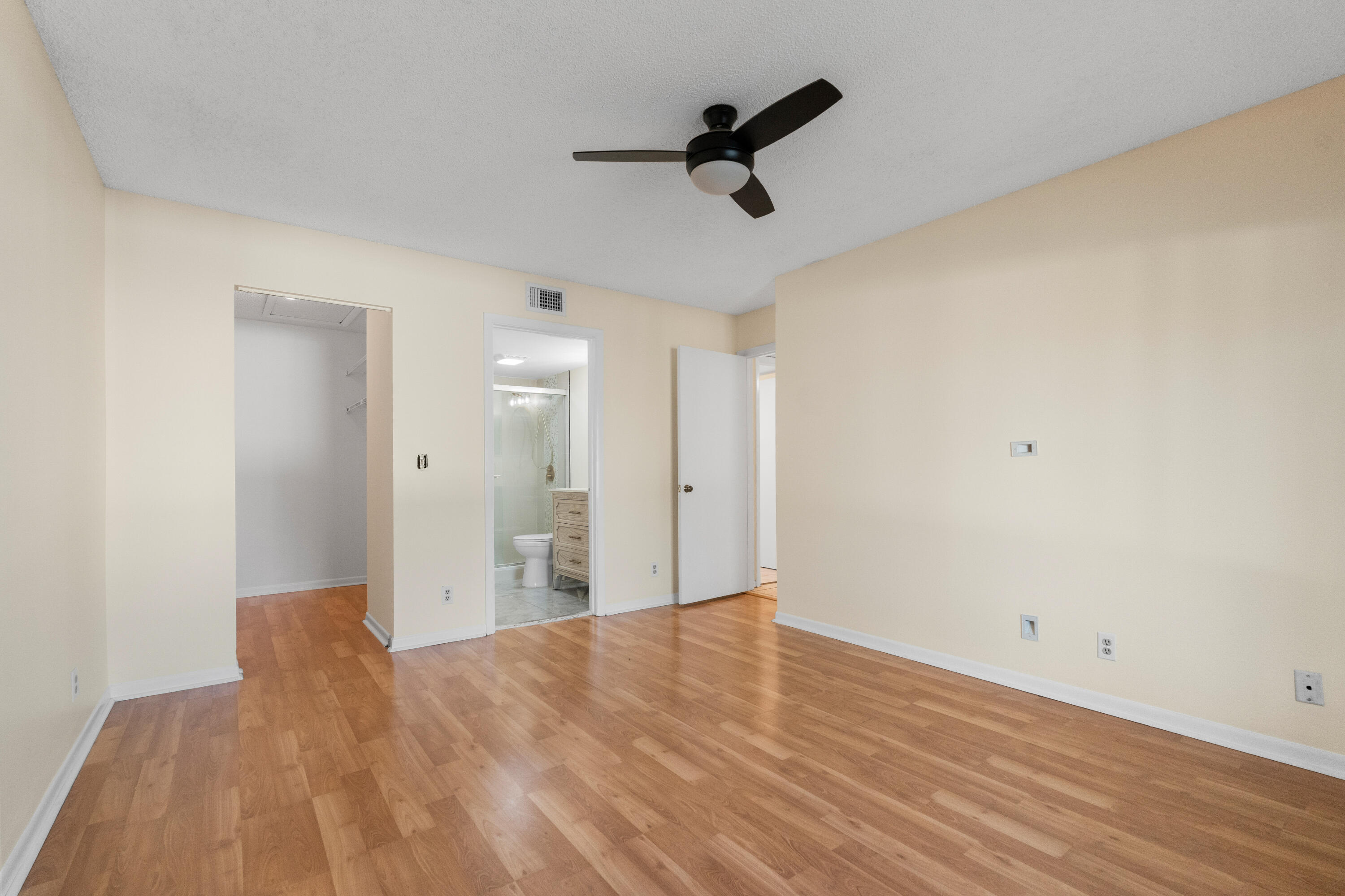 PINE RIDGE NORTH VILLAGE III CONDO - Residential