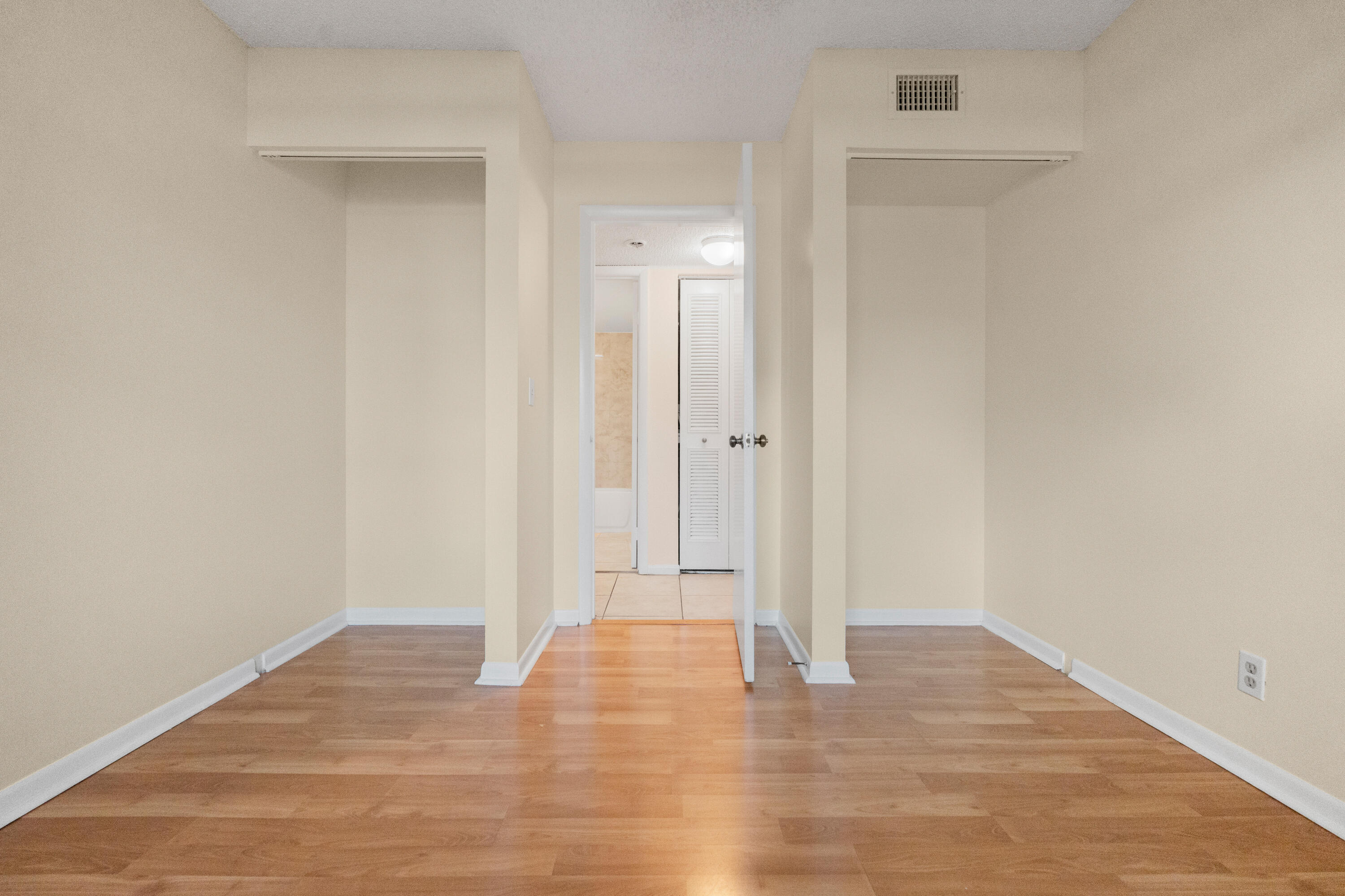 PINE RIDGE NORTH VILLAGE III CONDO - Residential