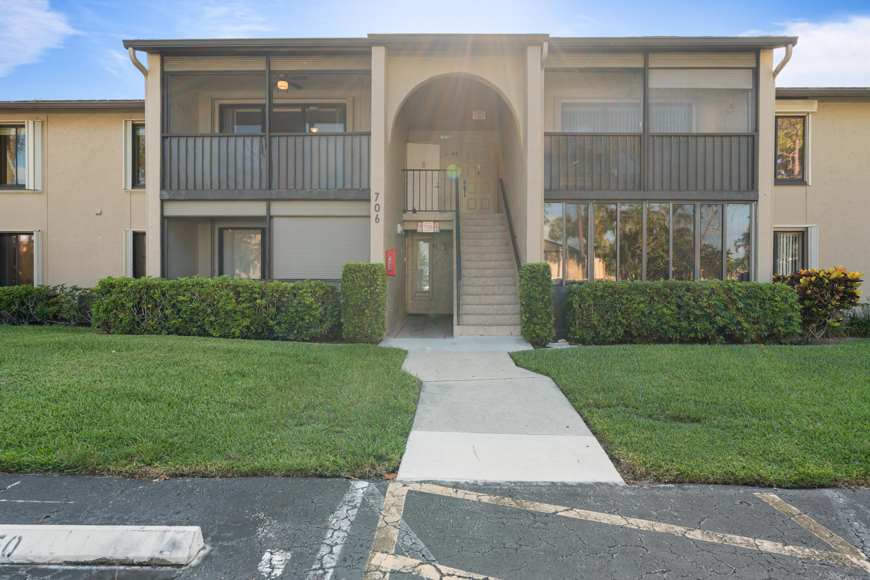 PINE RIDGE NORTH VILLAGE III CONDO - Residential