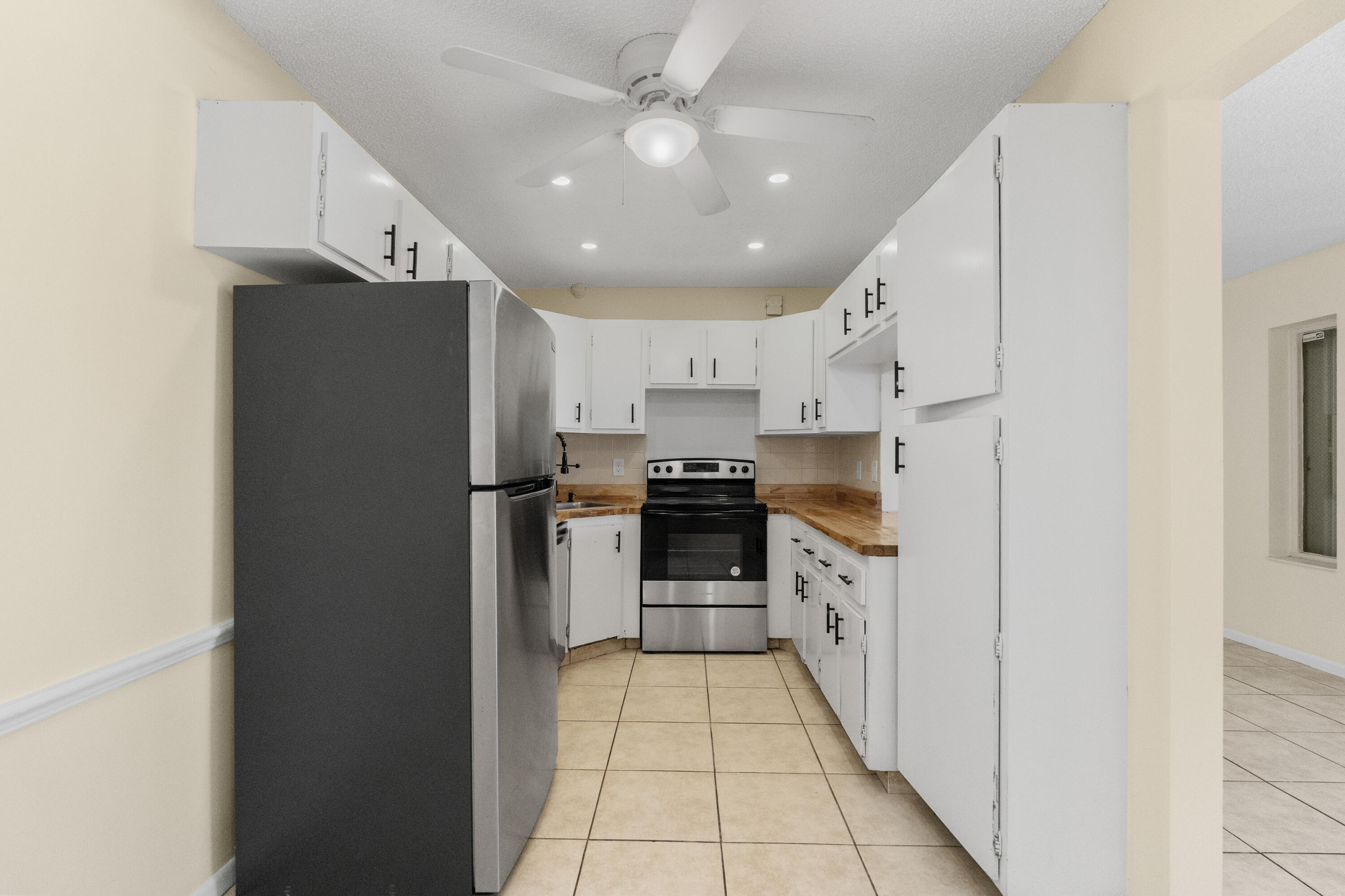 PINE RIDGE NORTH VILLAGE III CONDO - Residential