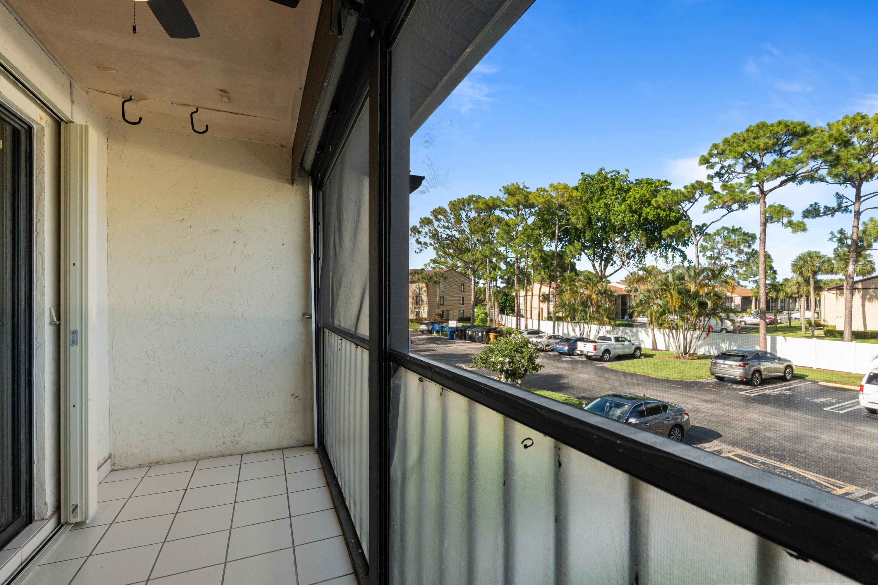 PINE RIDGE NORTH VILLAGE III CONDO - Residential