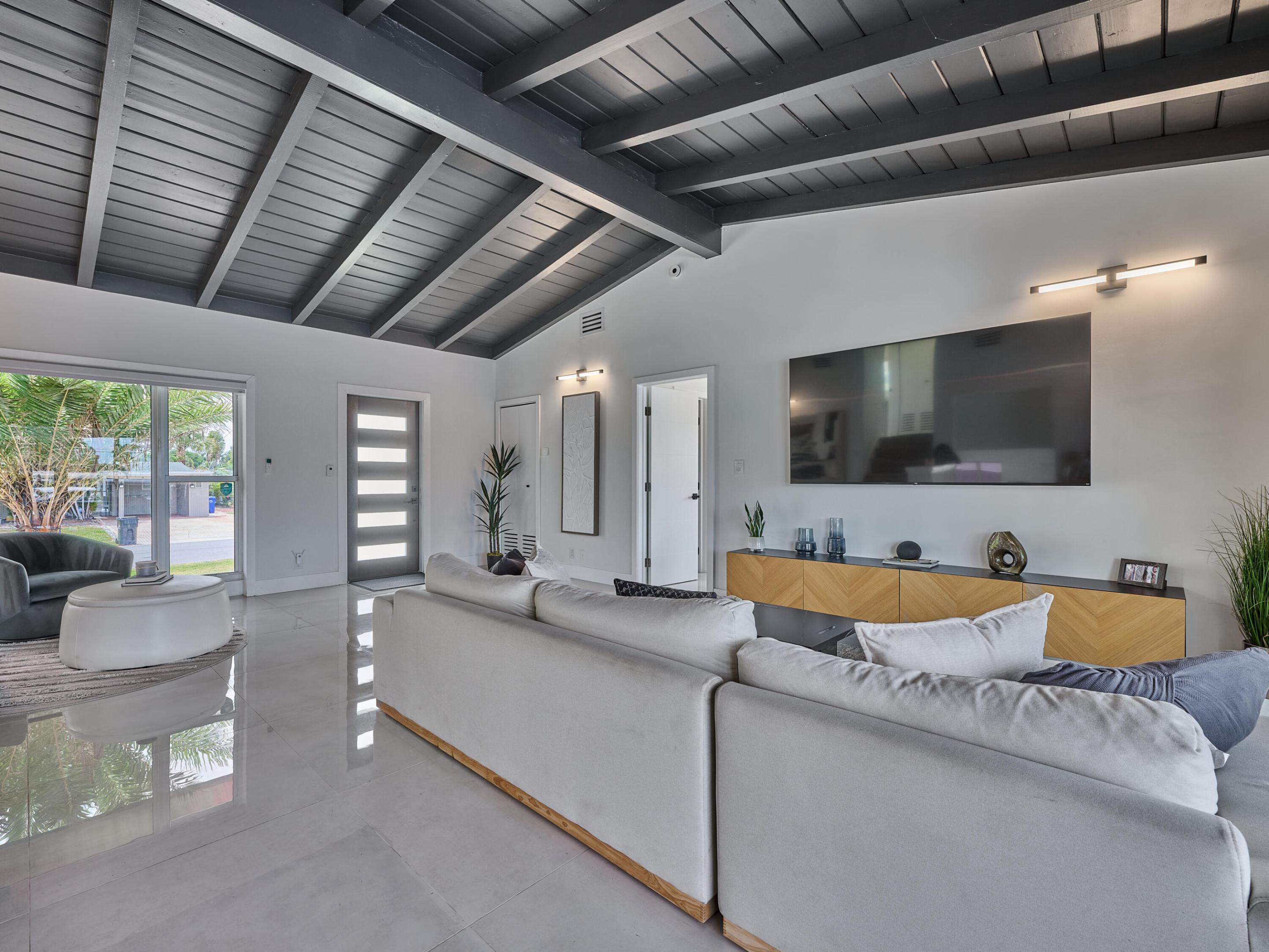 LAUDERDALE ISLES NO 2-BLK 6 - Residential