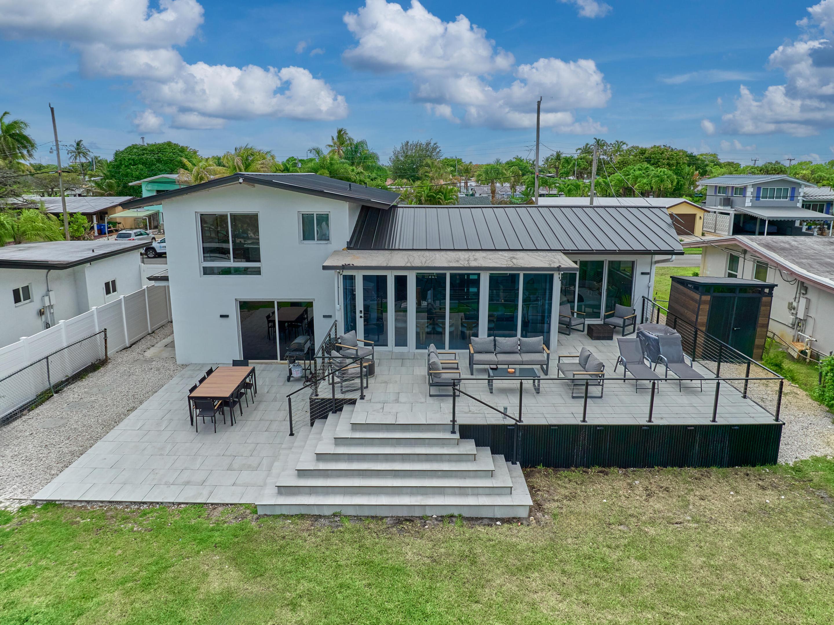 LAUDERDALE ISLES NO 2-BLK 6 - Residential