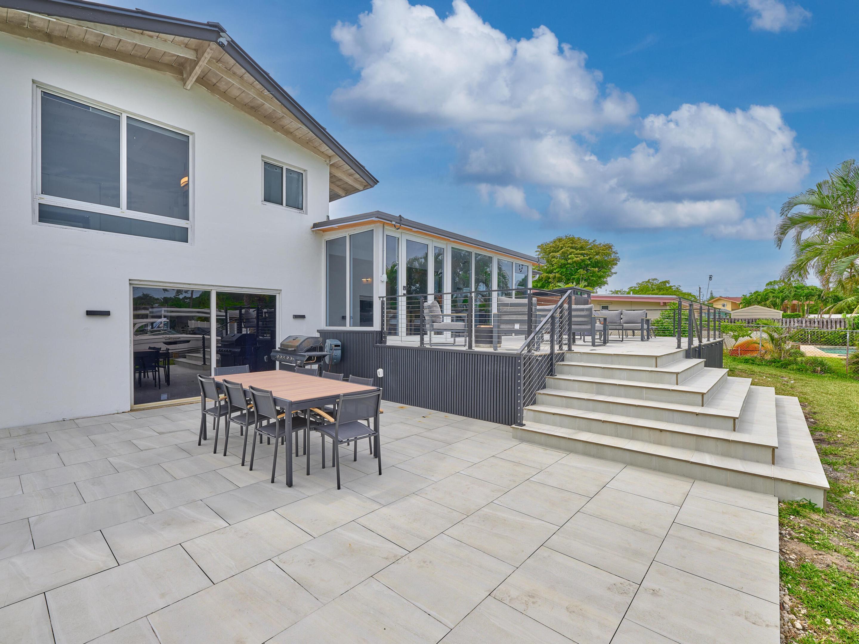 LAUDERDALE ISLES NO 2-BLK 6 - Residential