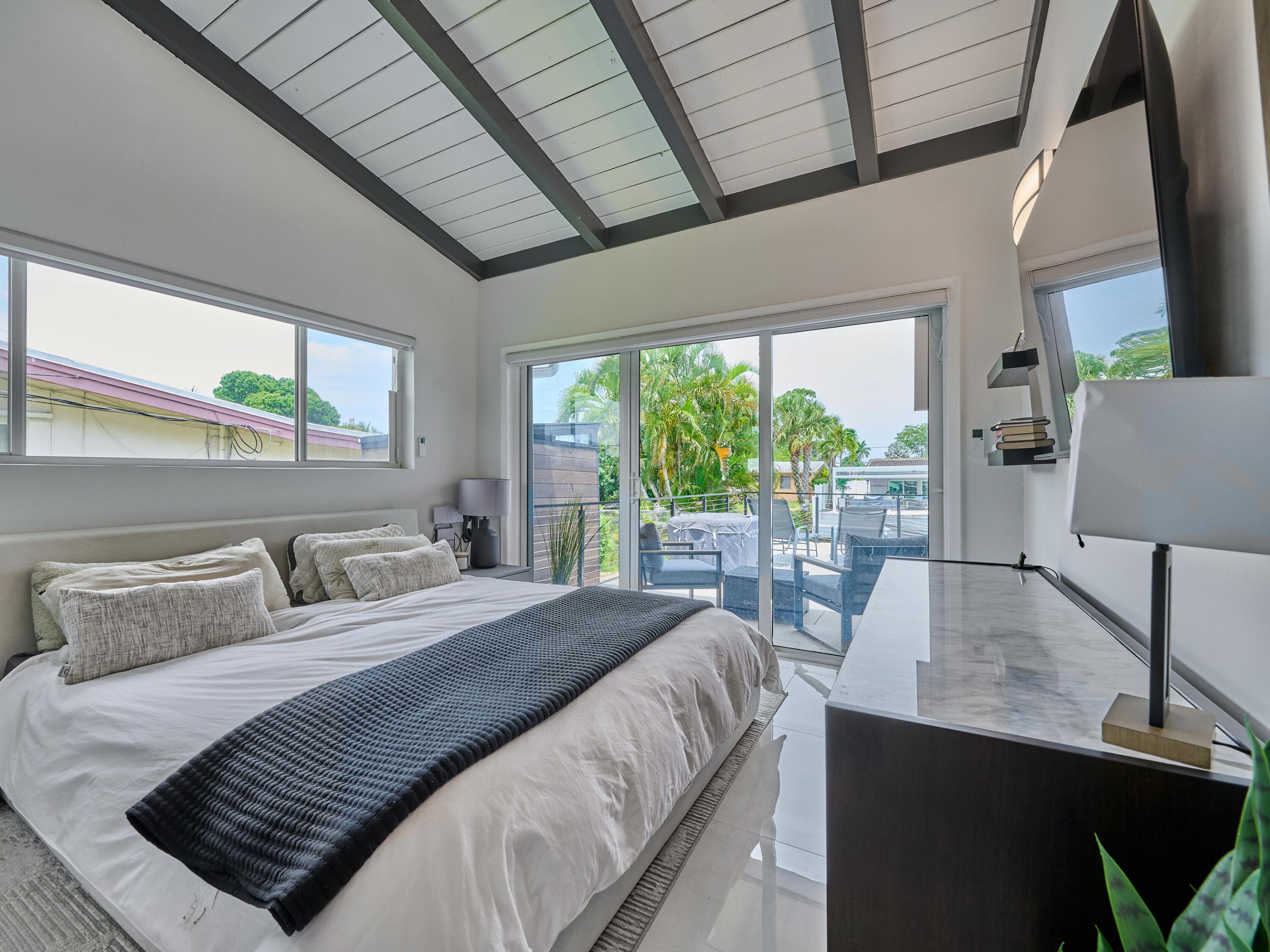 LAUDERDALE ISLES NO 2-BLK 6 - Residential