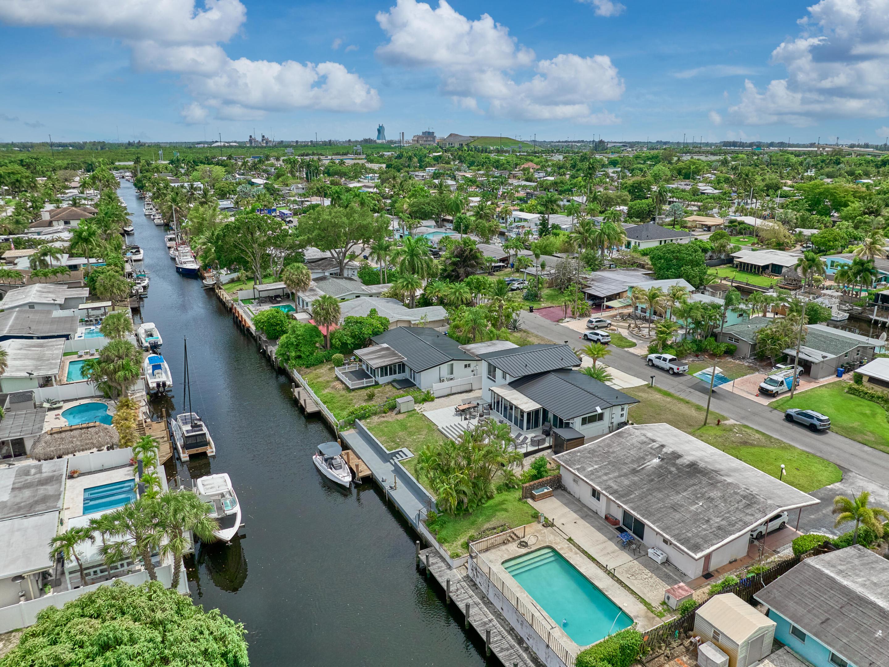 LAUDERDALE ISLES NO 2-BLK 6 - Residential