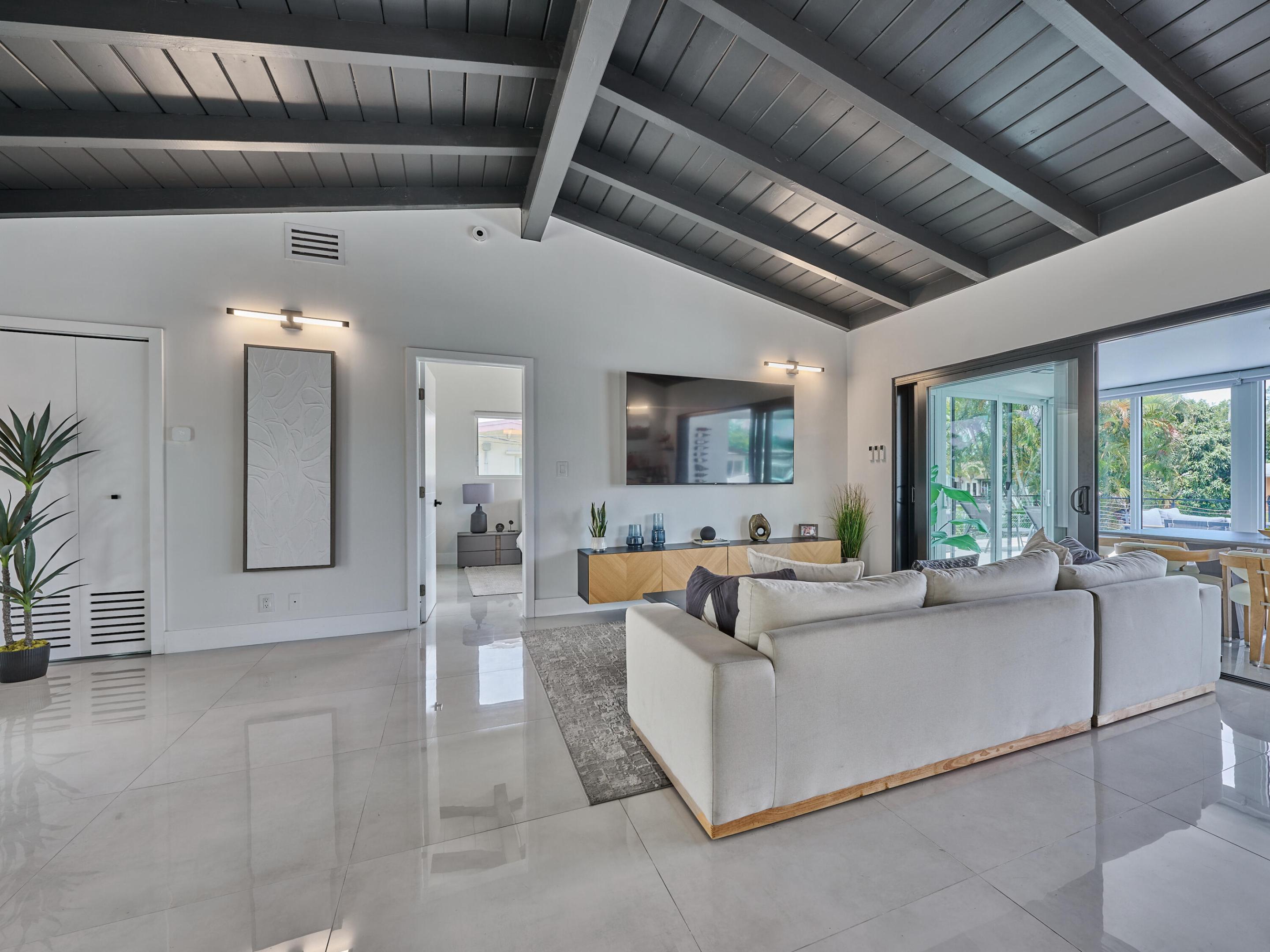 LAUDERDALE ISLES NO 2-BLK 6 - Residential