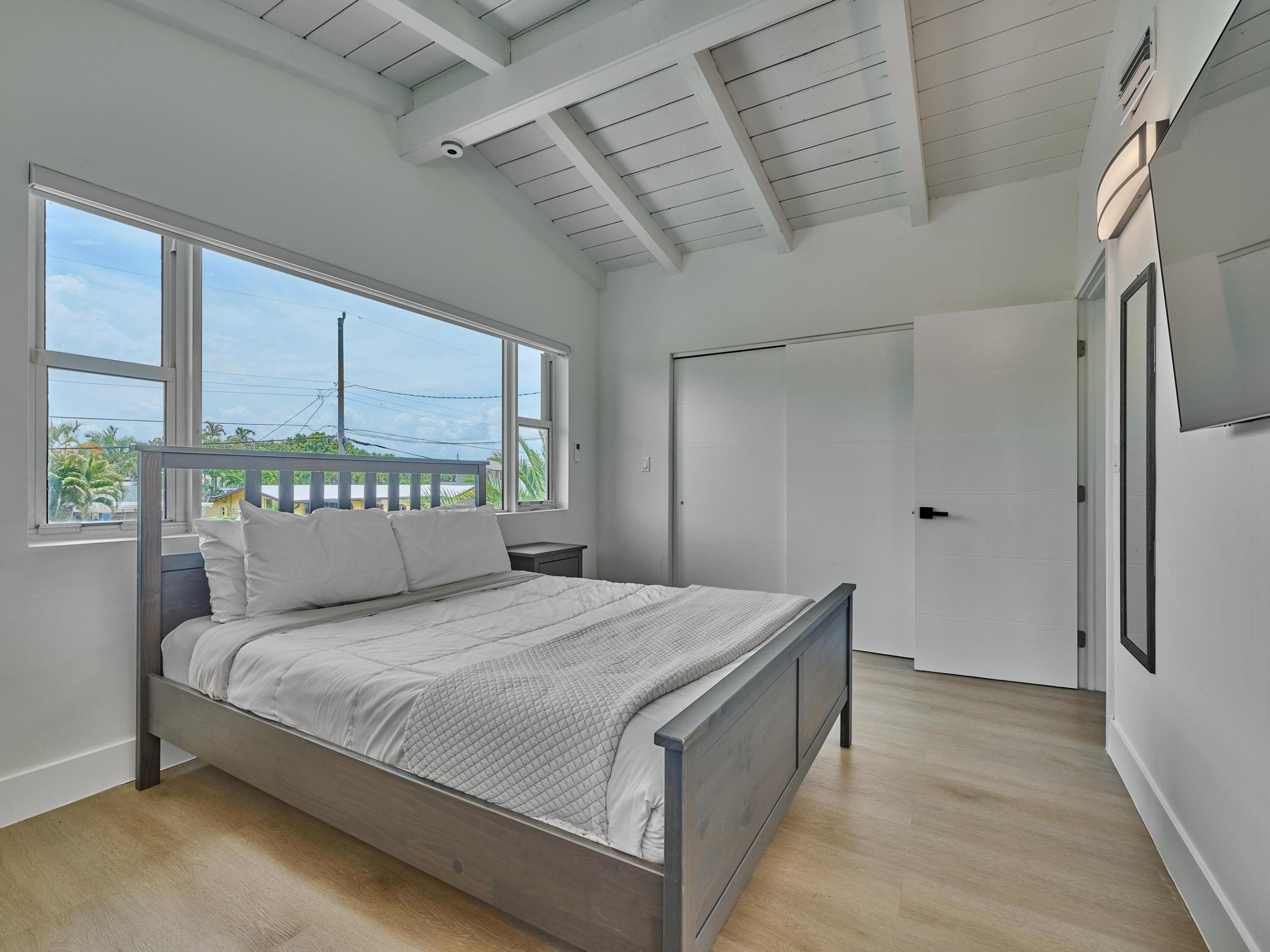 LAUDERDALE ISLES NO 2-BLK 6 - Residential