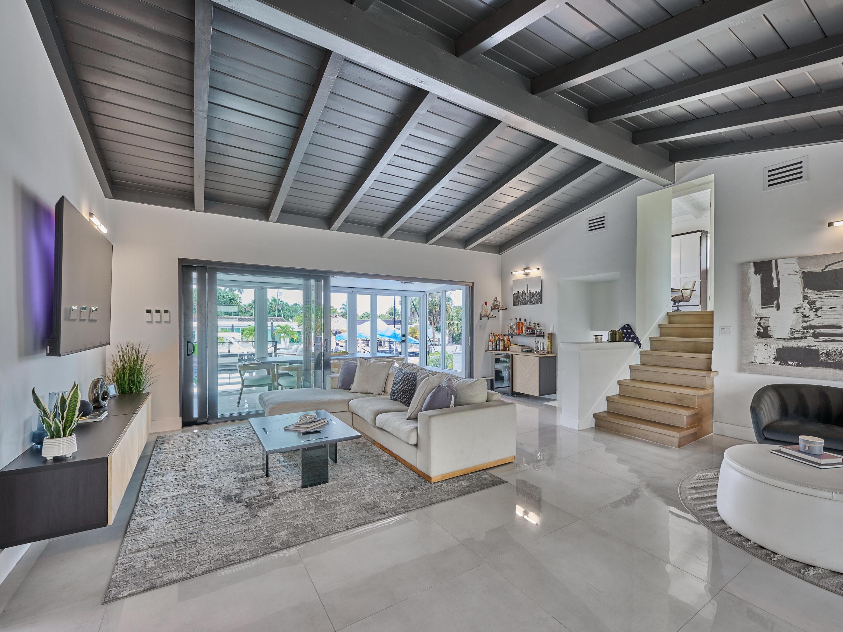 LAUDERDALE ISLES NO 2-BLK 6 - Residential