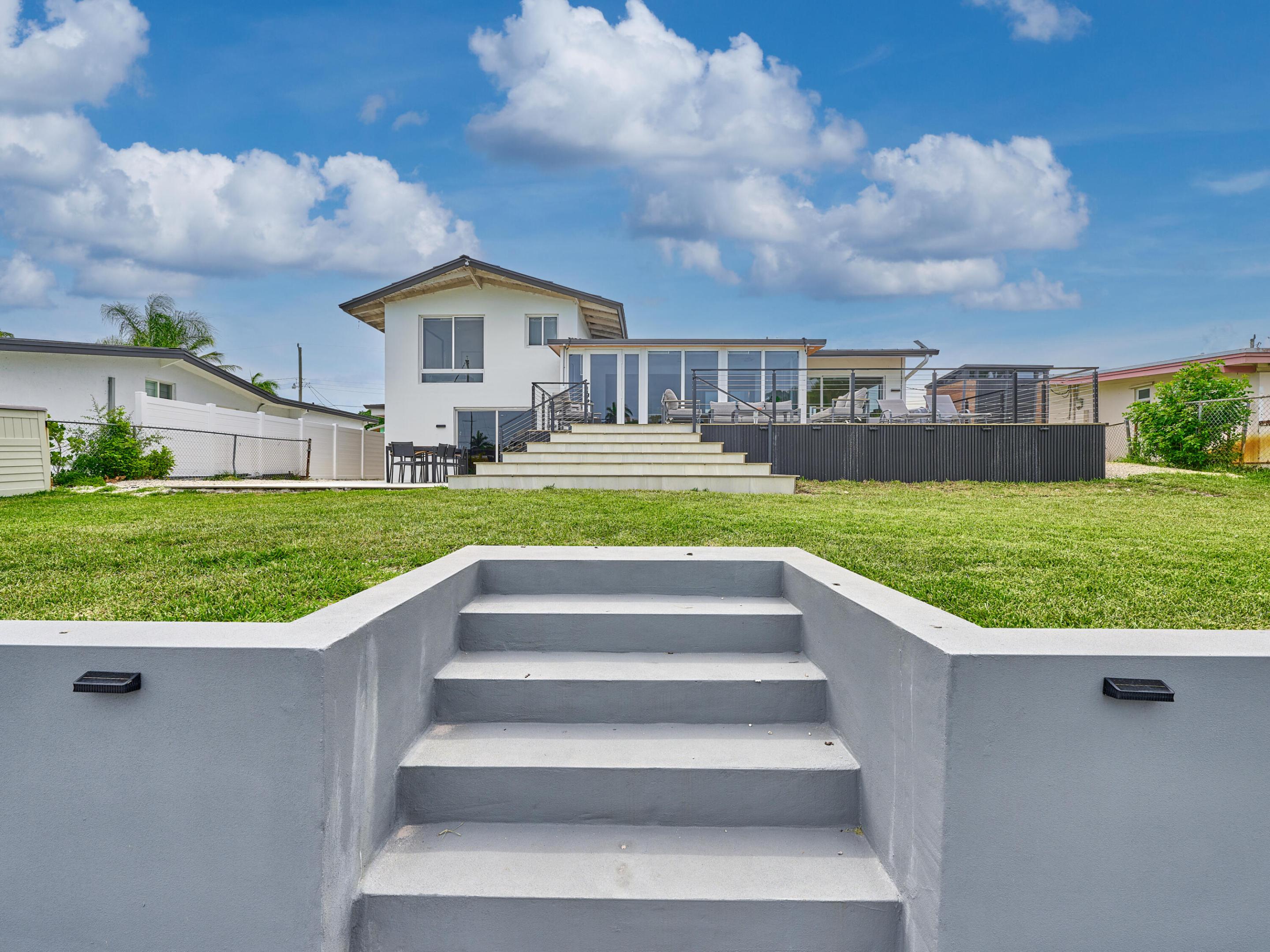 LAUDERDALE ISLES NO 2-BLK 6 - Residential