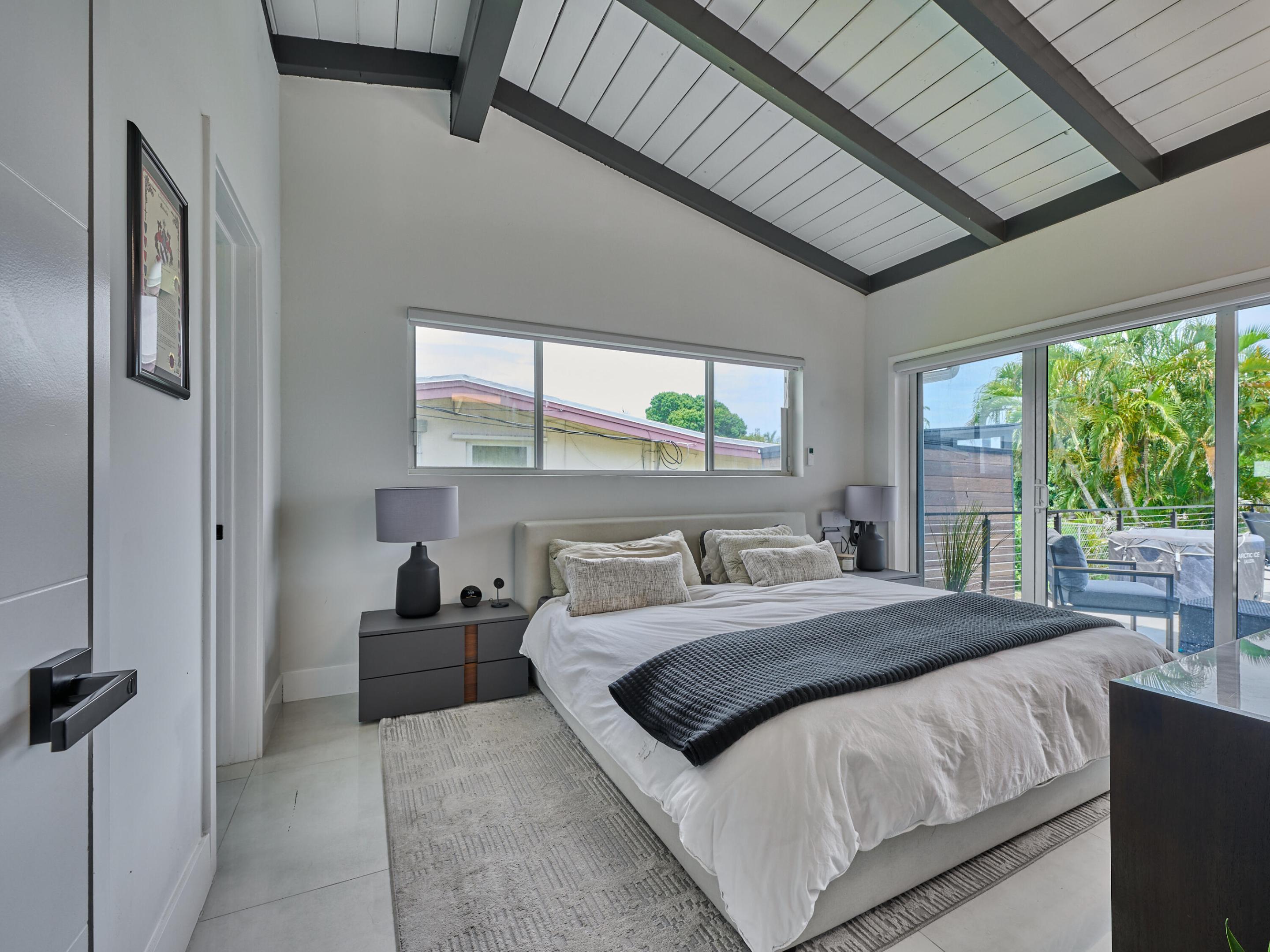 LAUDERDALE ISLES NO 2-BLK 6 - Residential