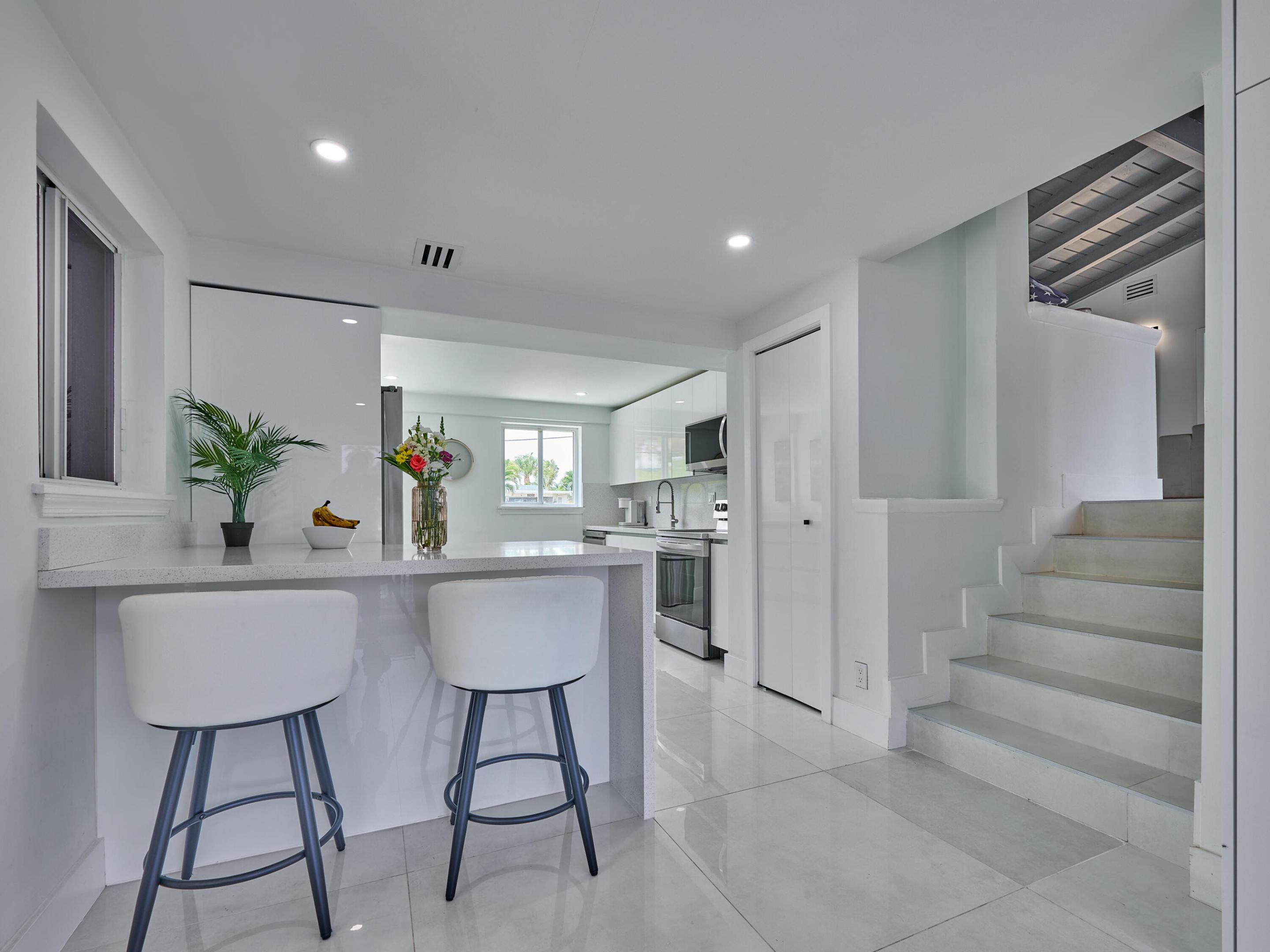 LAUDERDALE ISLES NO 2-BLK 6 - Residential