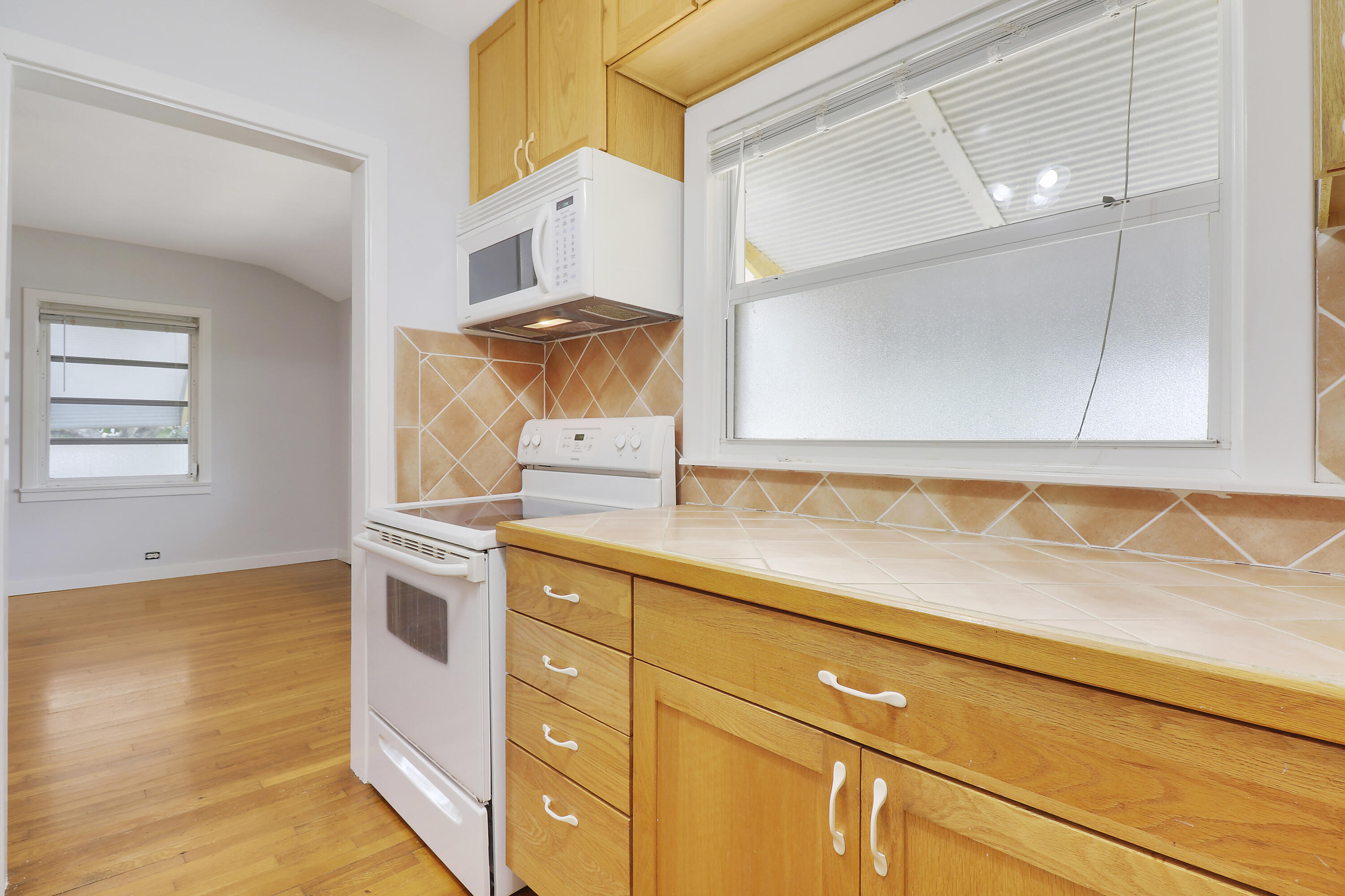 LAKE WORTH BEACH - Residential Lease