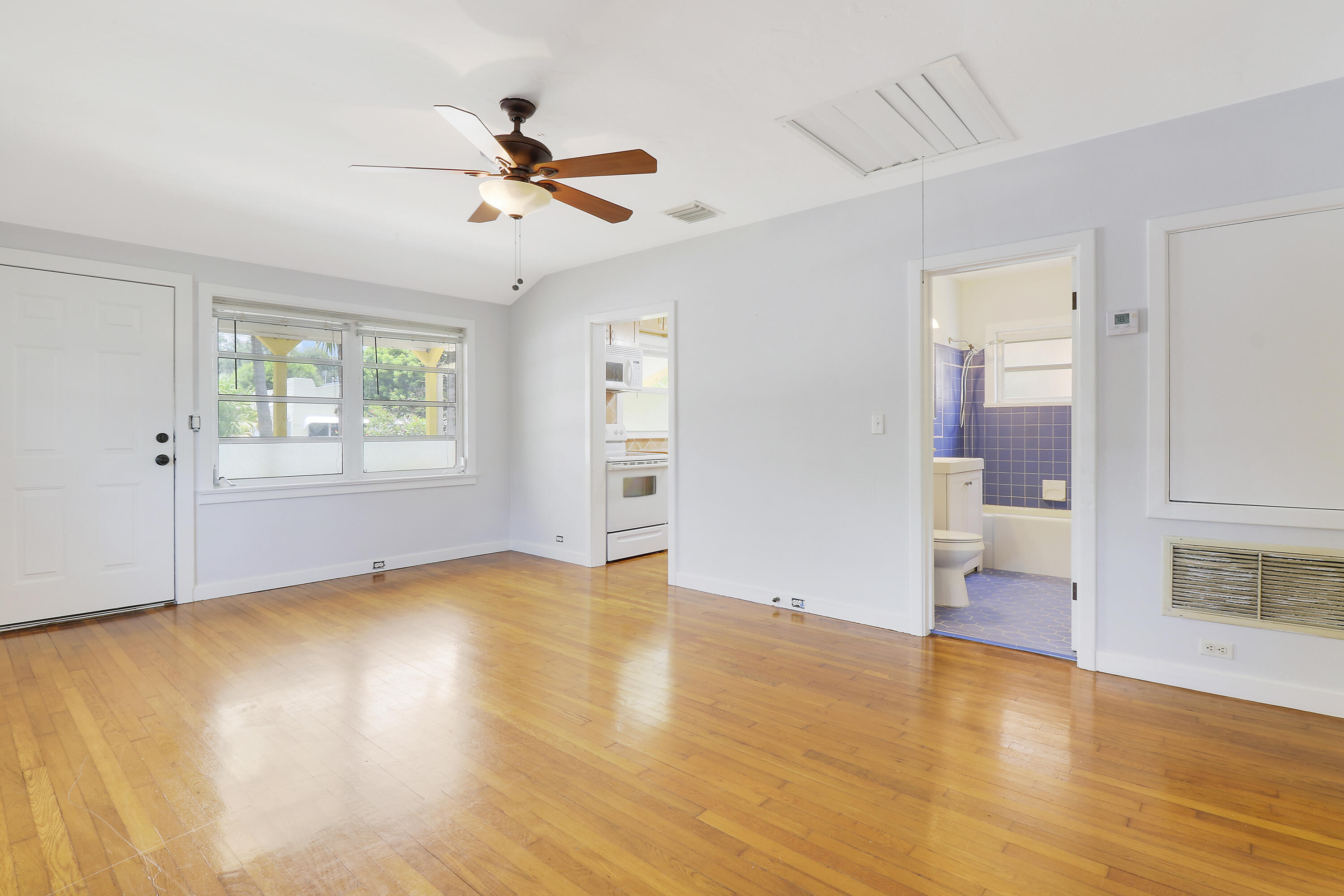 LAKE WORTH BEACH - Residential Lease