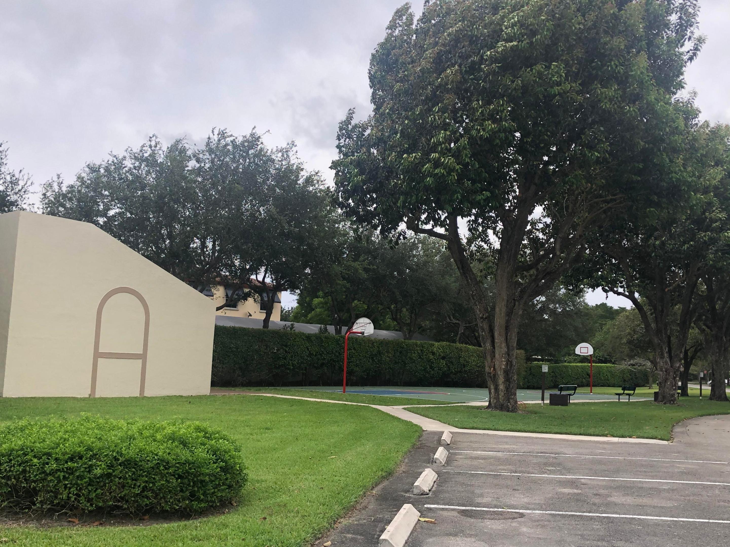 PARK AT WINDWOOD CONDO - JAYWOOD - Residential