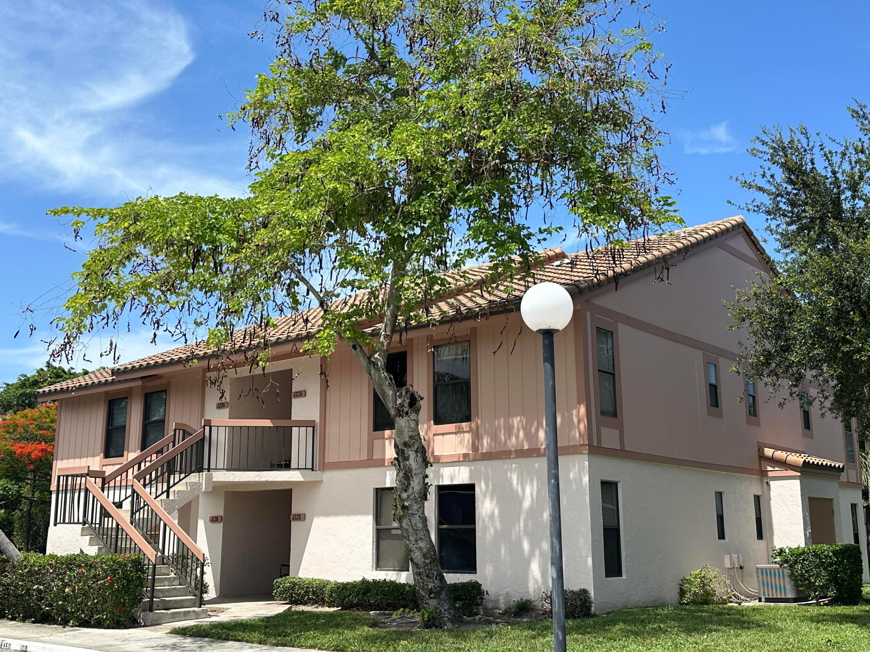 WINDWOOD CONDO - JAYWOOD - Residential