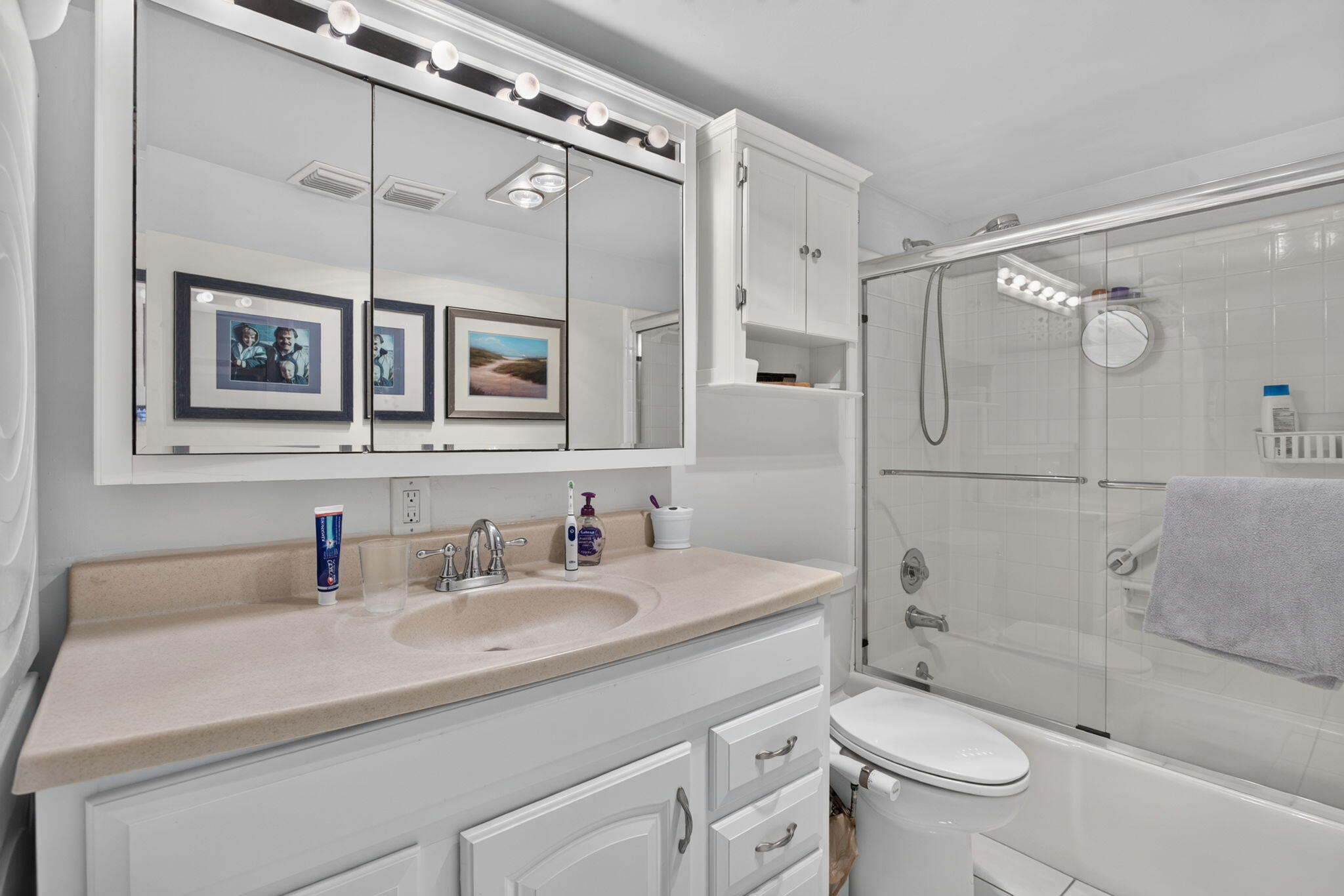LAKESHORE LODGE CO-OP - Residential