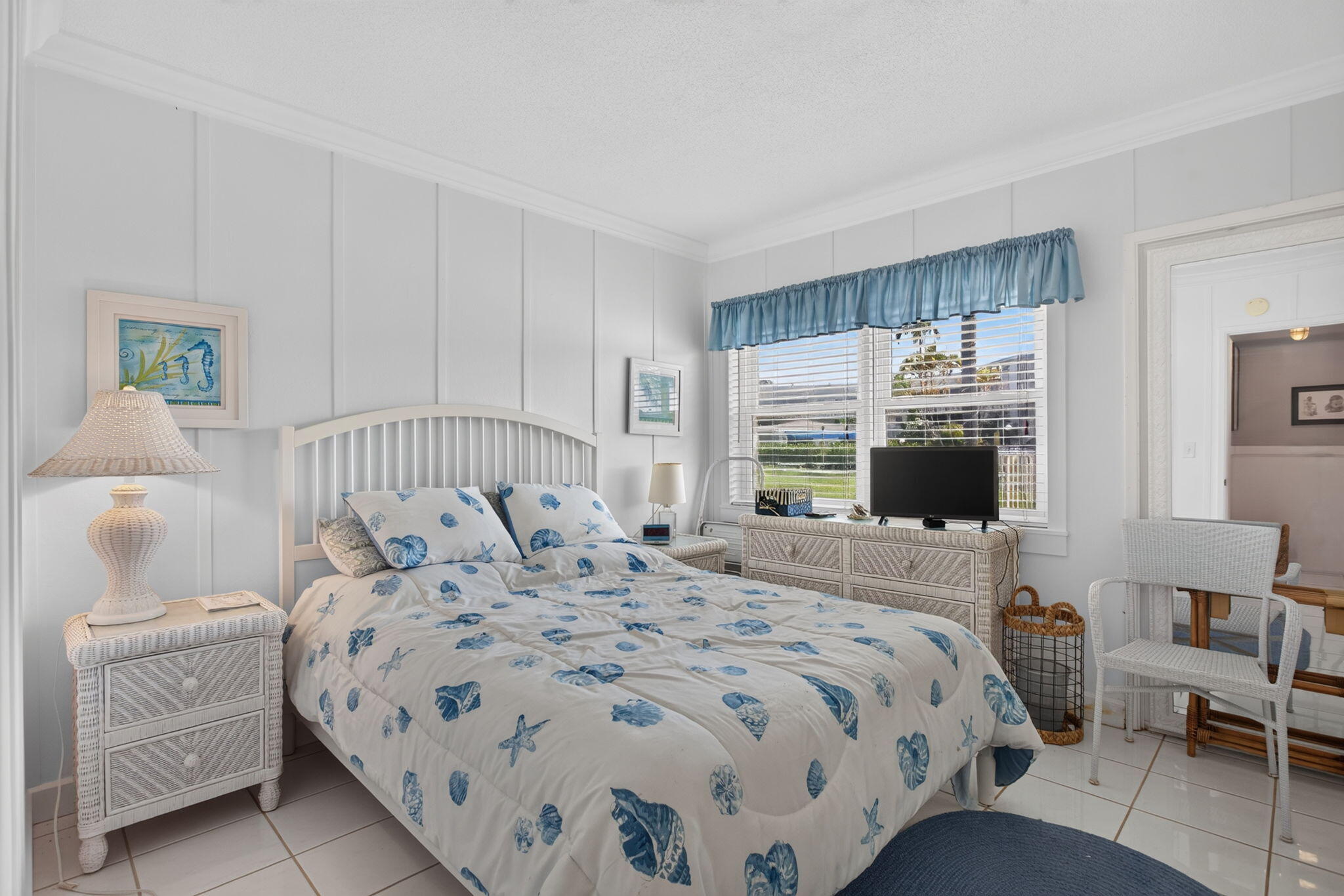 LAKESHORE LODGE CO-OP - Residential