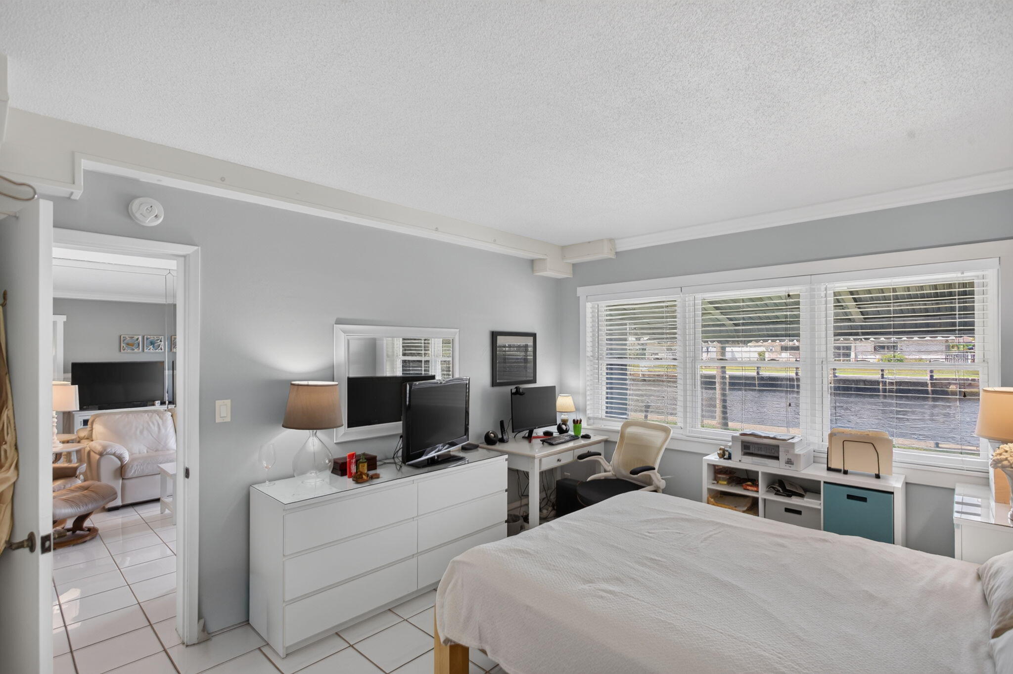 LAKESHORE LODGE CO-OP - Residential