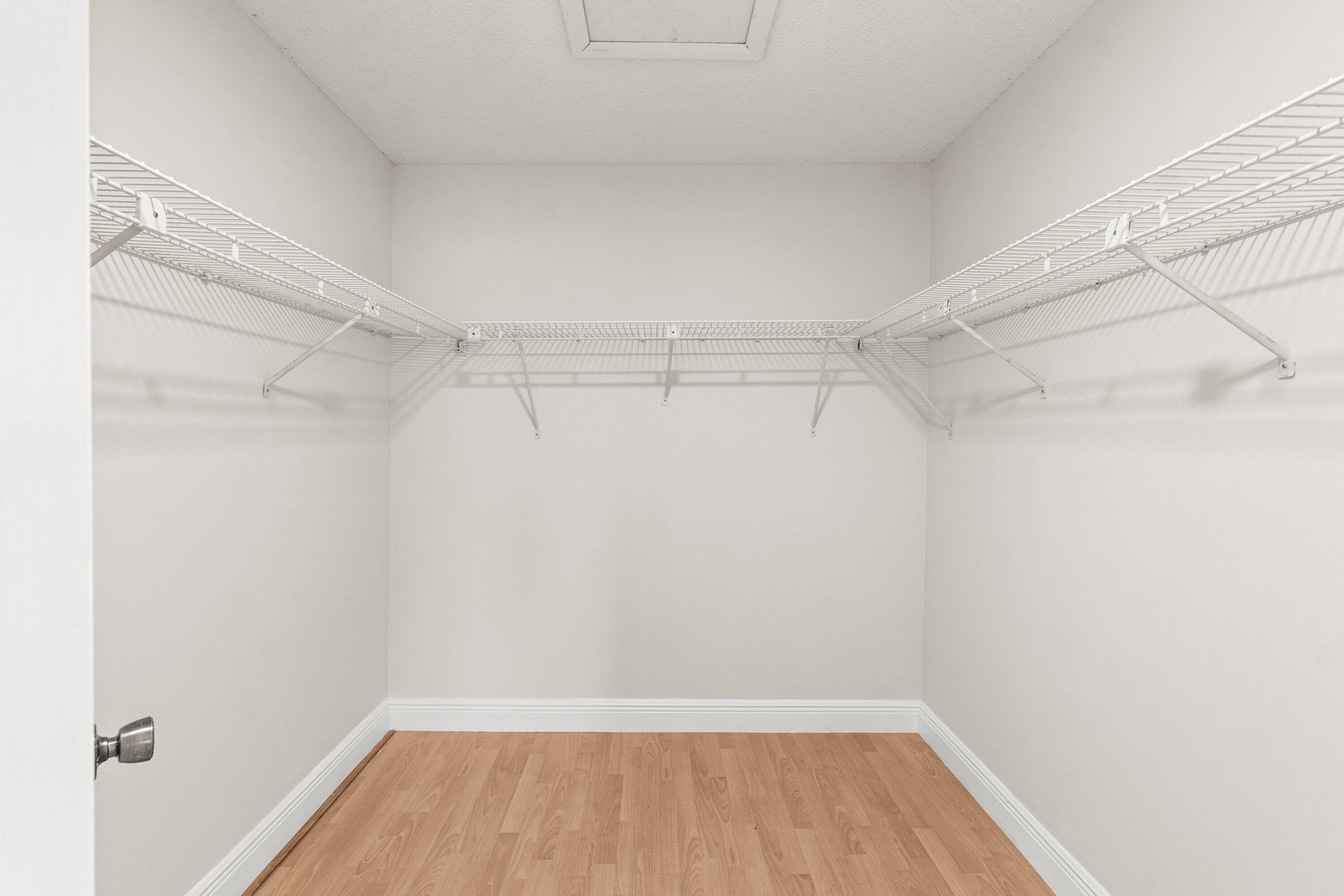 DELRAY OAKS CONDO - Residential Lease