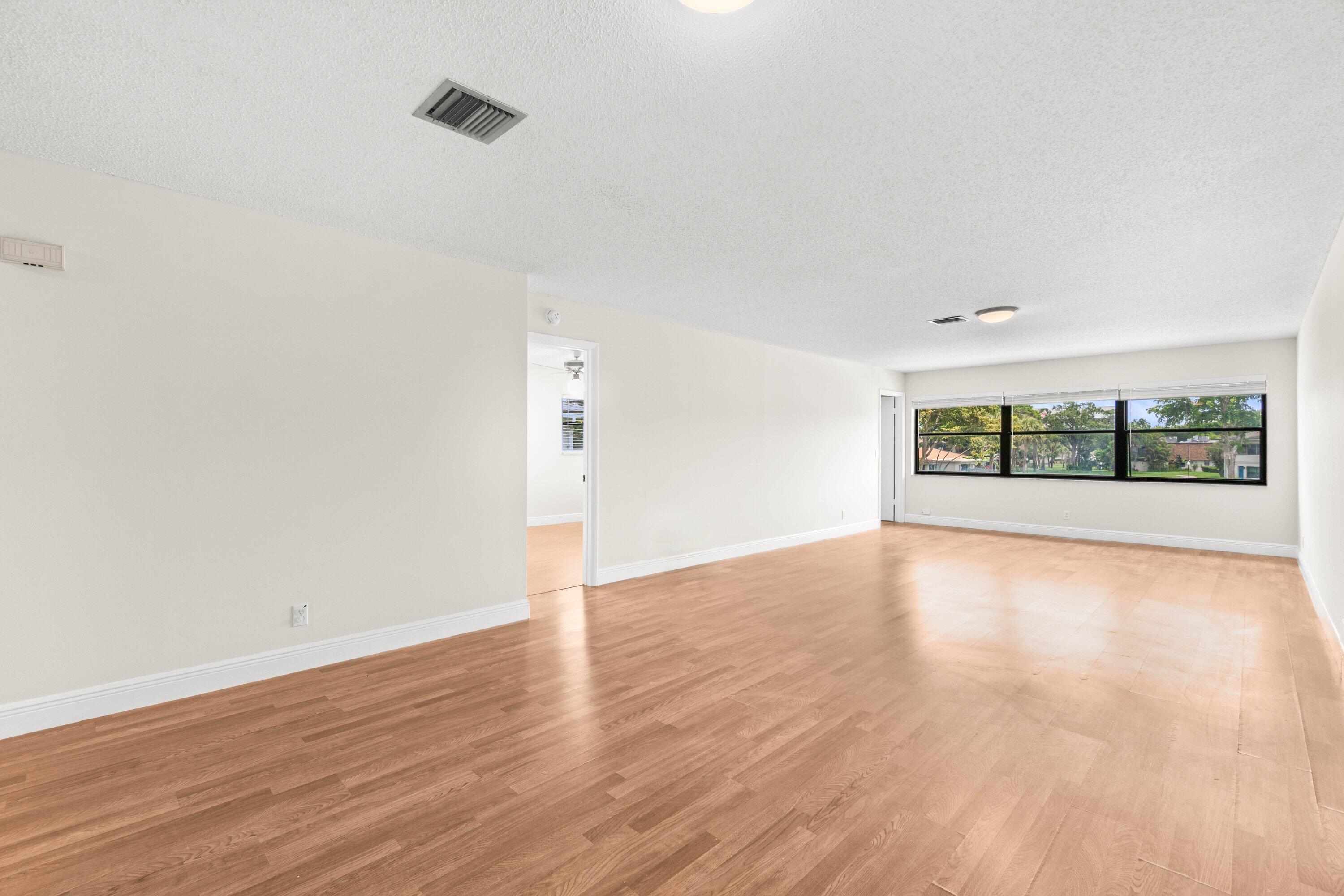 DELRAY OAKS CONDO - Residential Lease