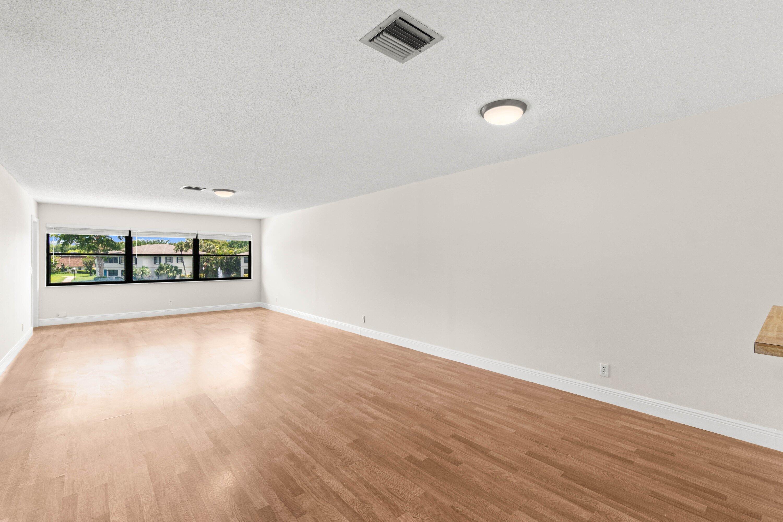 DELRAY OAKS CONDO - Residential Lease