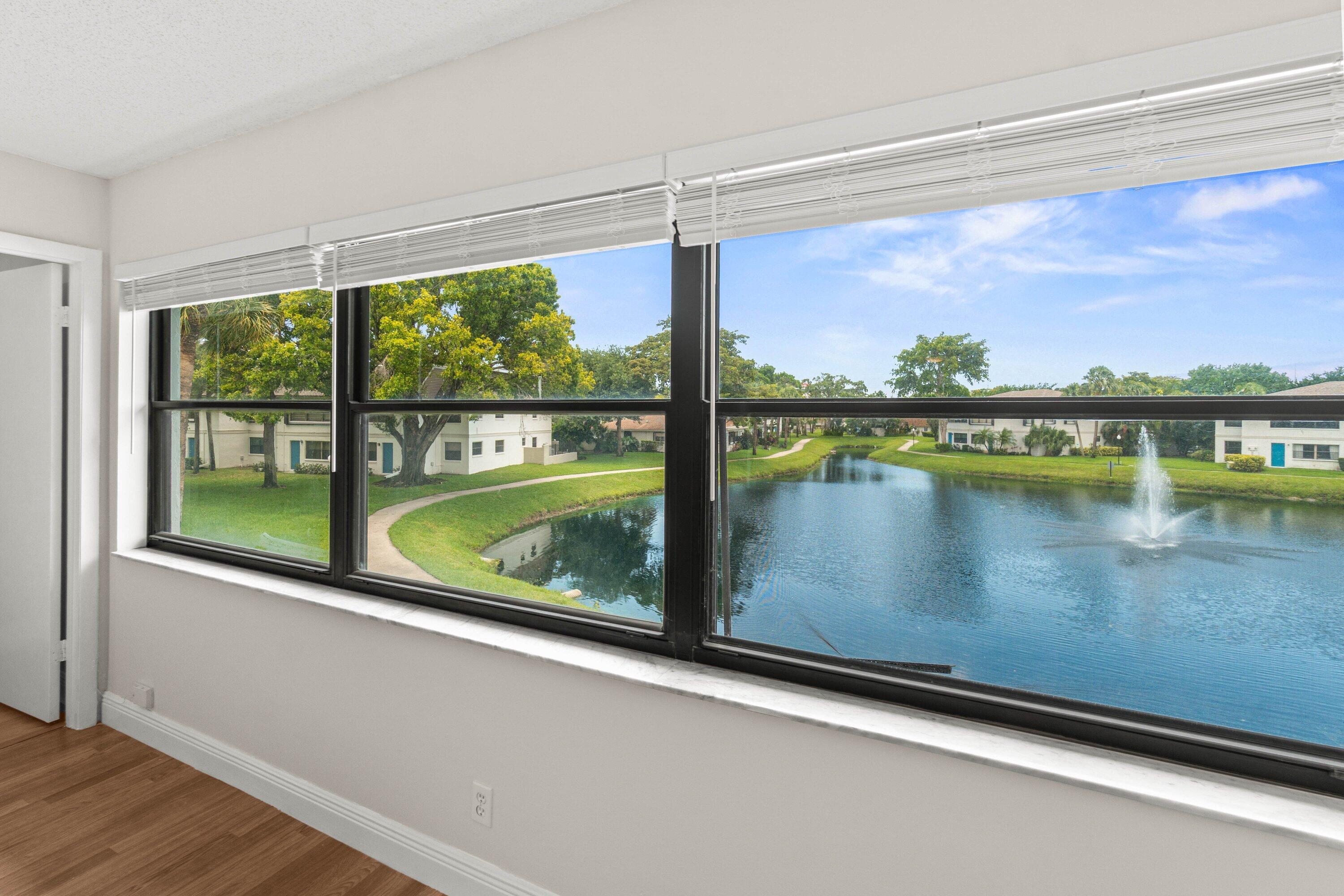 DELRAY OAKS CONDO - Residential Lease