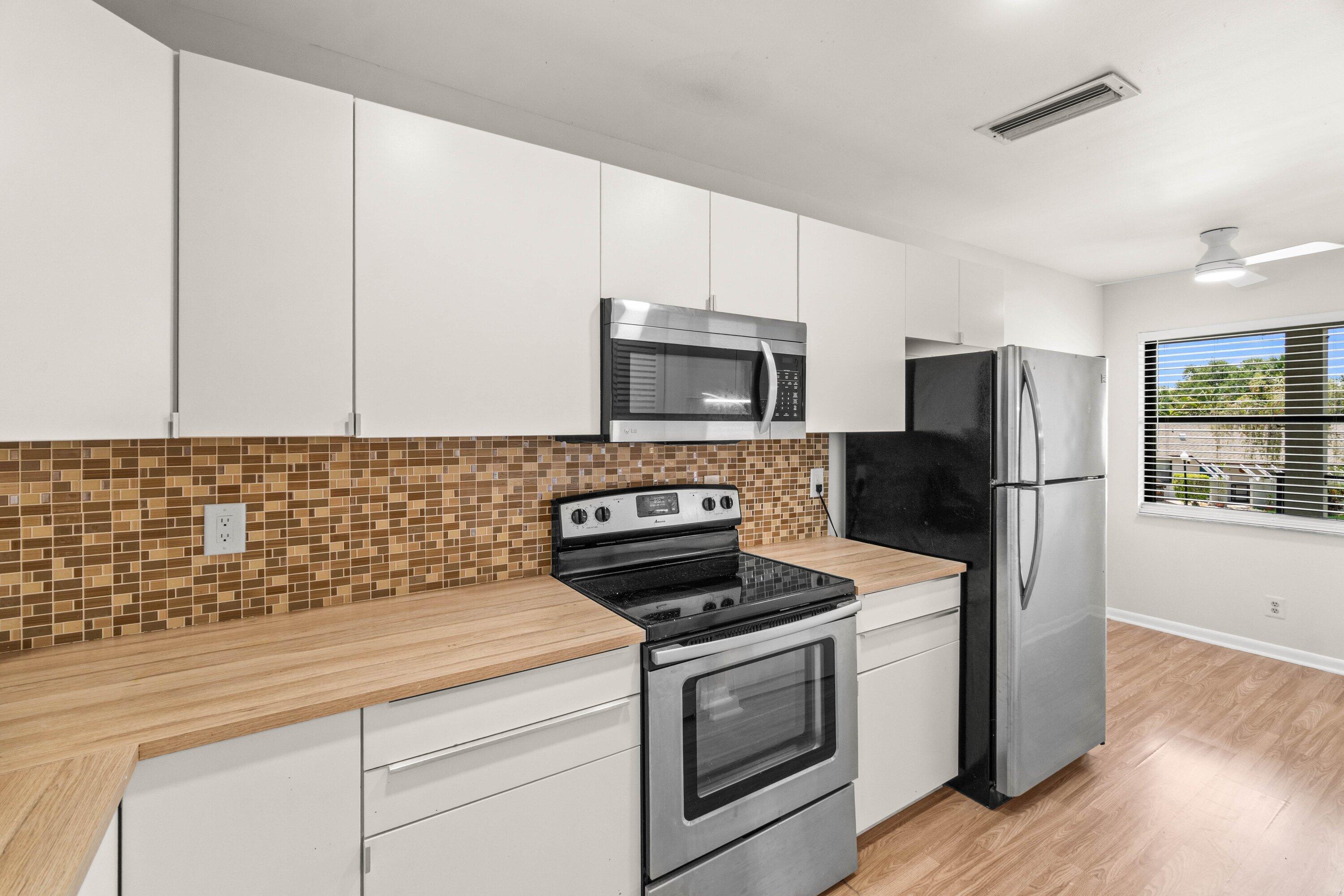 DELRAY OAKS CONDO - Residential Lease