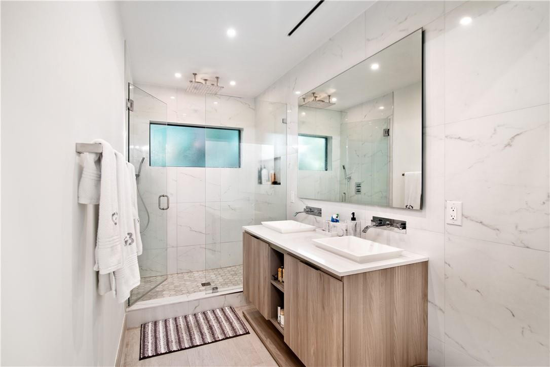 BISCAYNE POINT - Residential