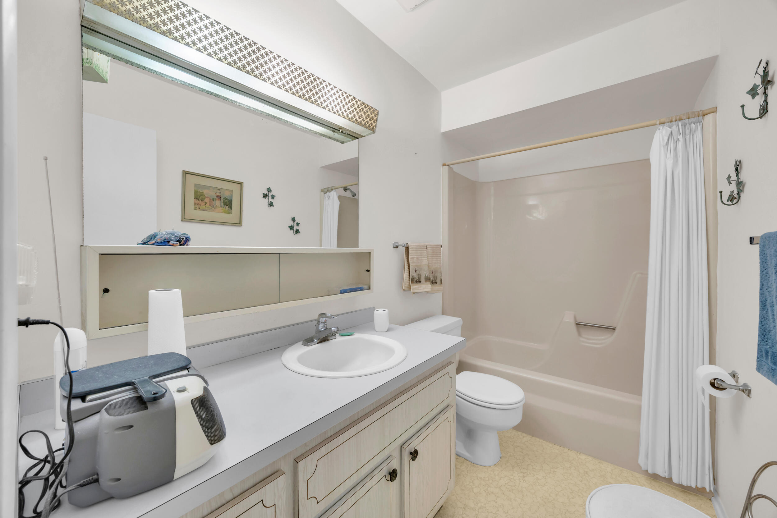 VISTA DEL LAGO CONDO - Residential