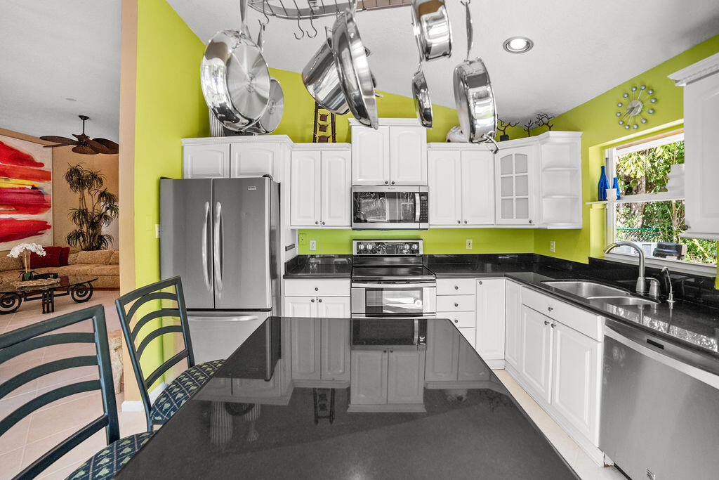 EMERALD FOREST OF WELLINGTON - Residential Lease